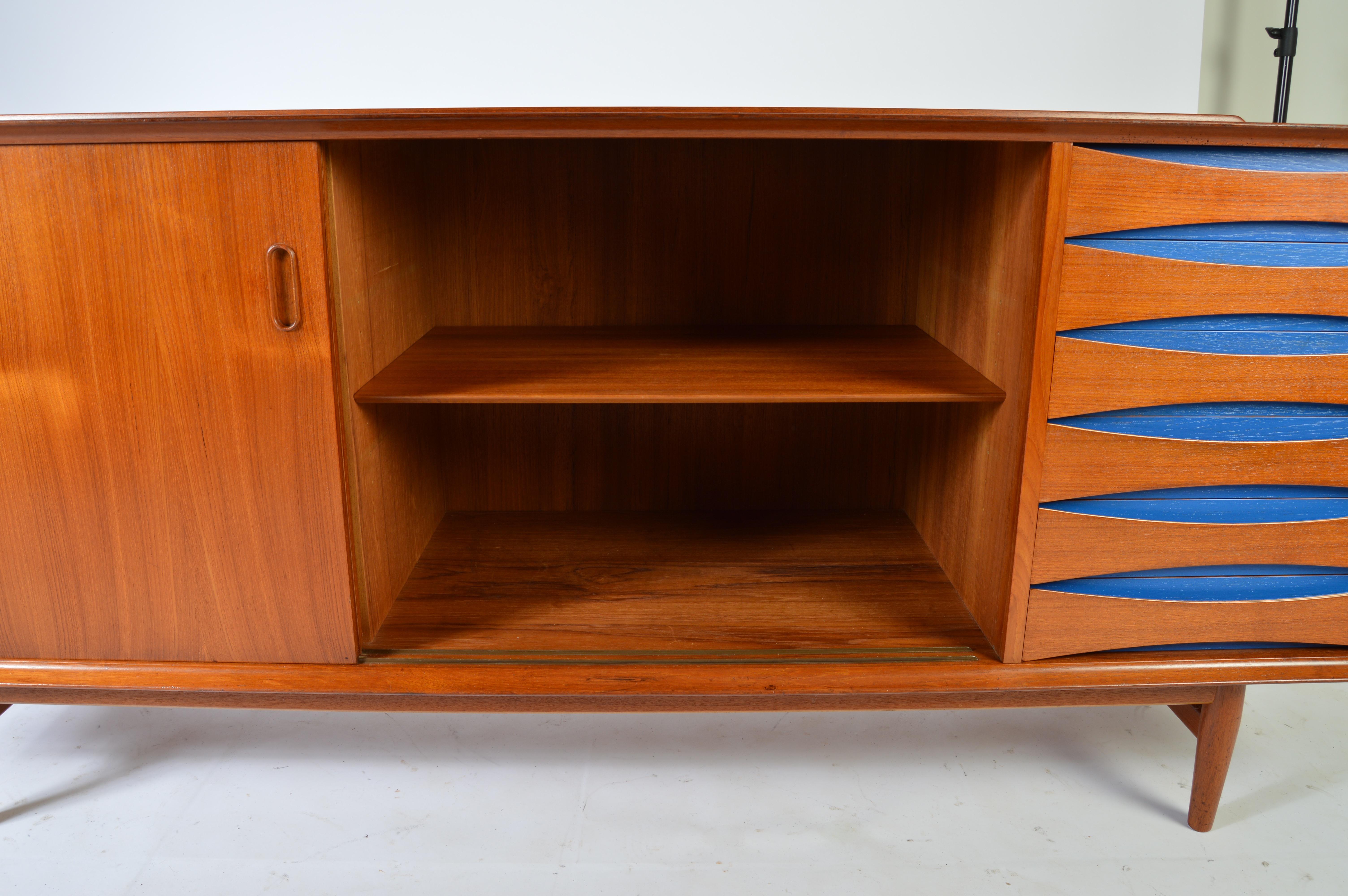 Danish Model 29 Credenza in Teak designed by Arne Vodder for Sibast