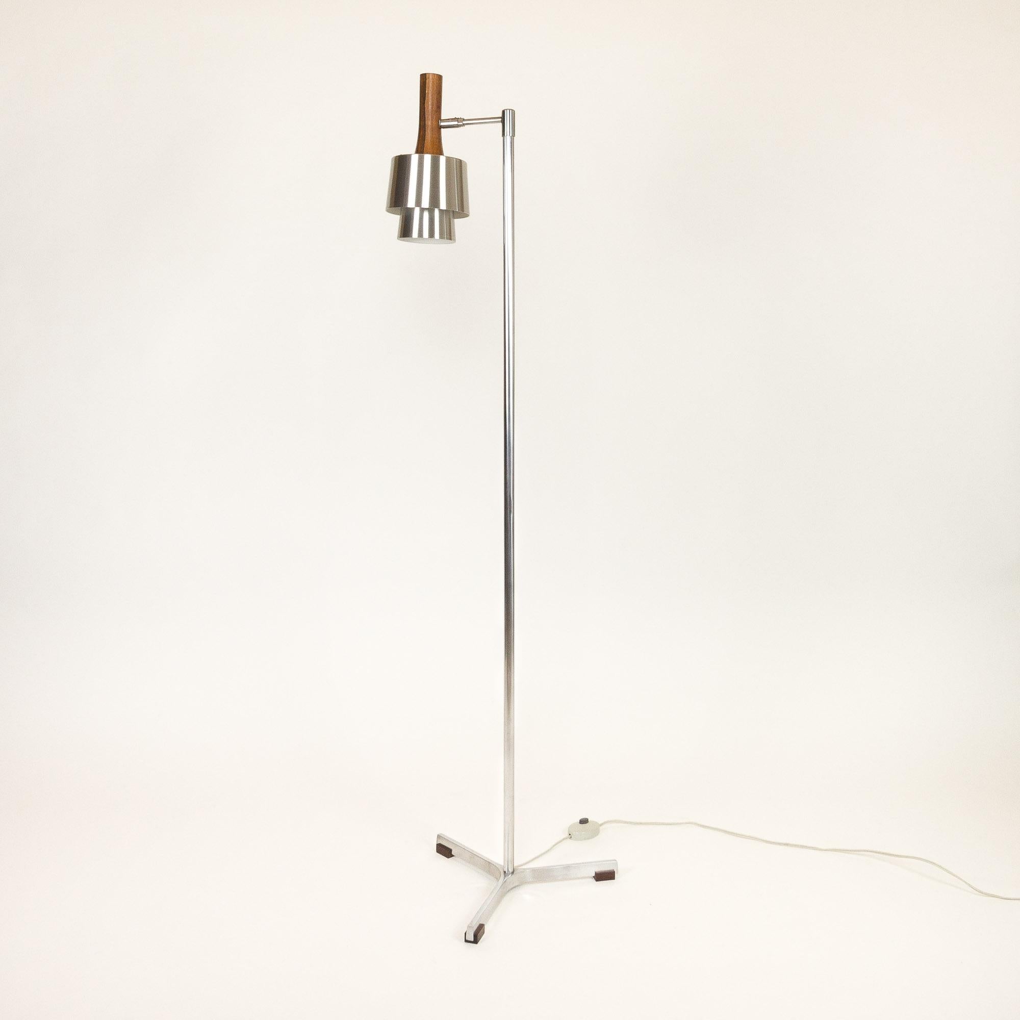 Model 294 standard floor lamp in stainless steel and rosewood. Designed by Jo Hammerborg and manufactured by Fog & Mørup, Denmark, 1960s.