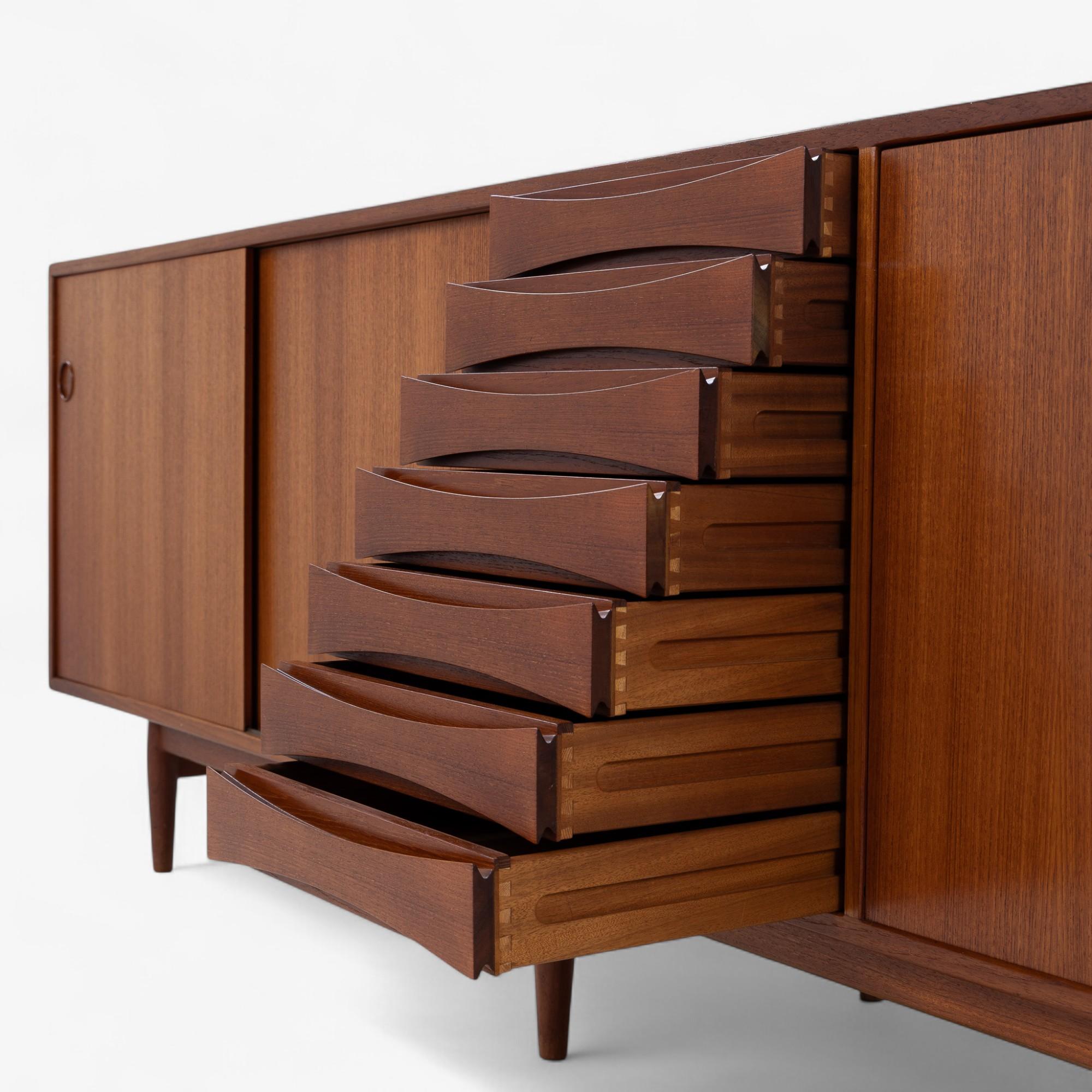 Model No. 29A - Freistehendes Sideboard aus Teakholz von Arne Vodder (Dänisch) im Angebot