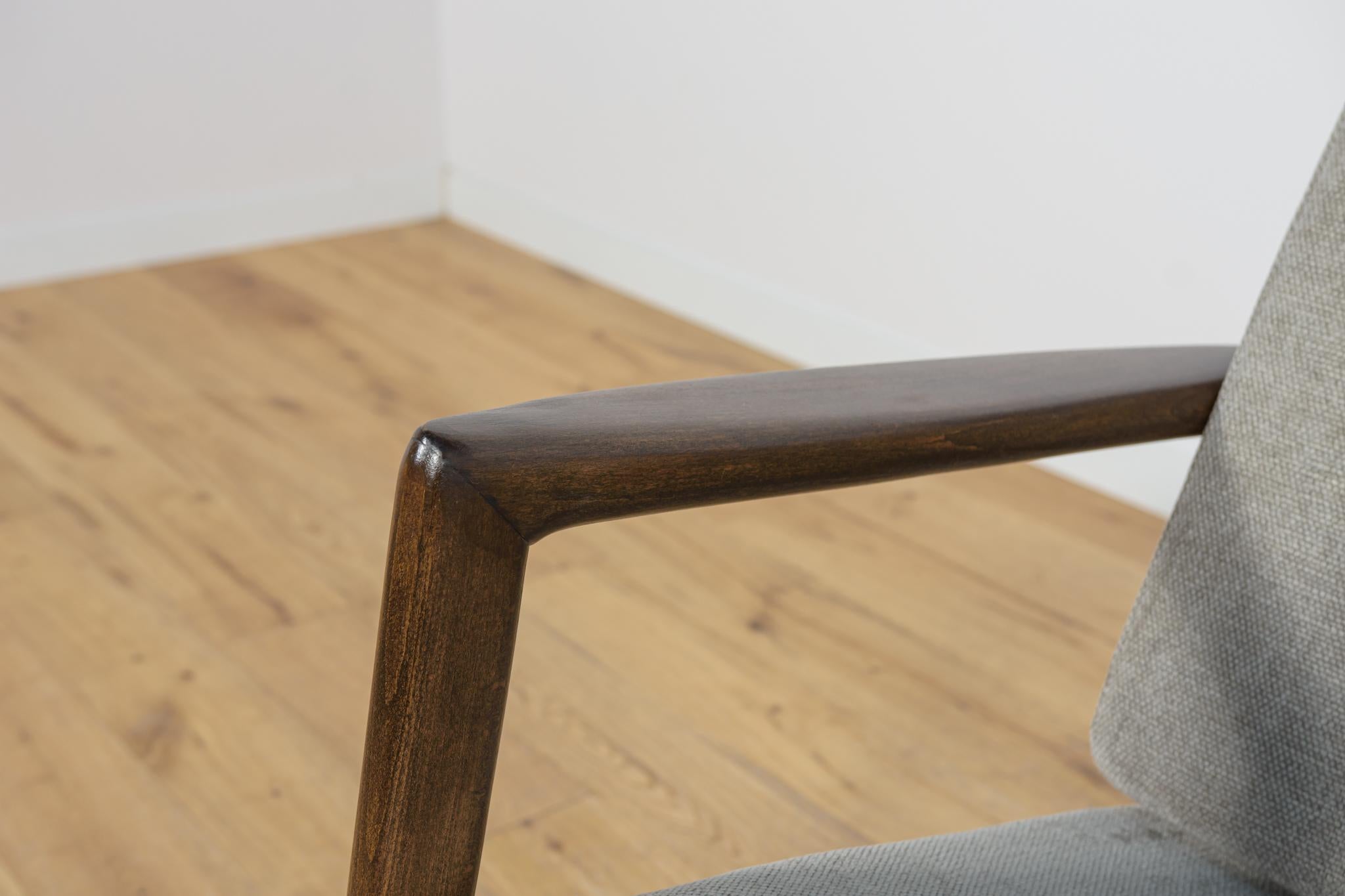 Sillón Modelo 300-139 de la Fábrica Swarzędz, Polonia, años 60 en venta 4