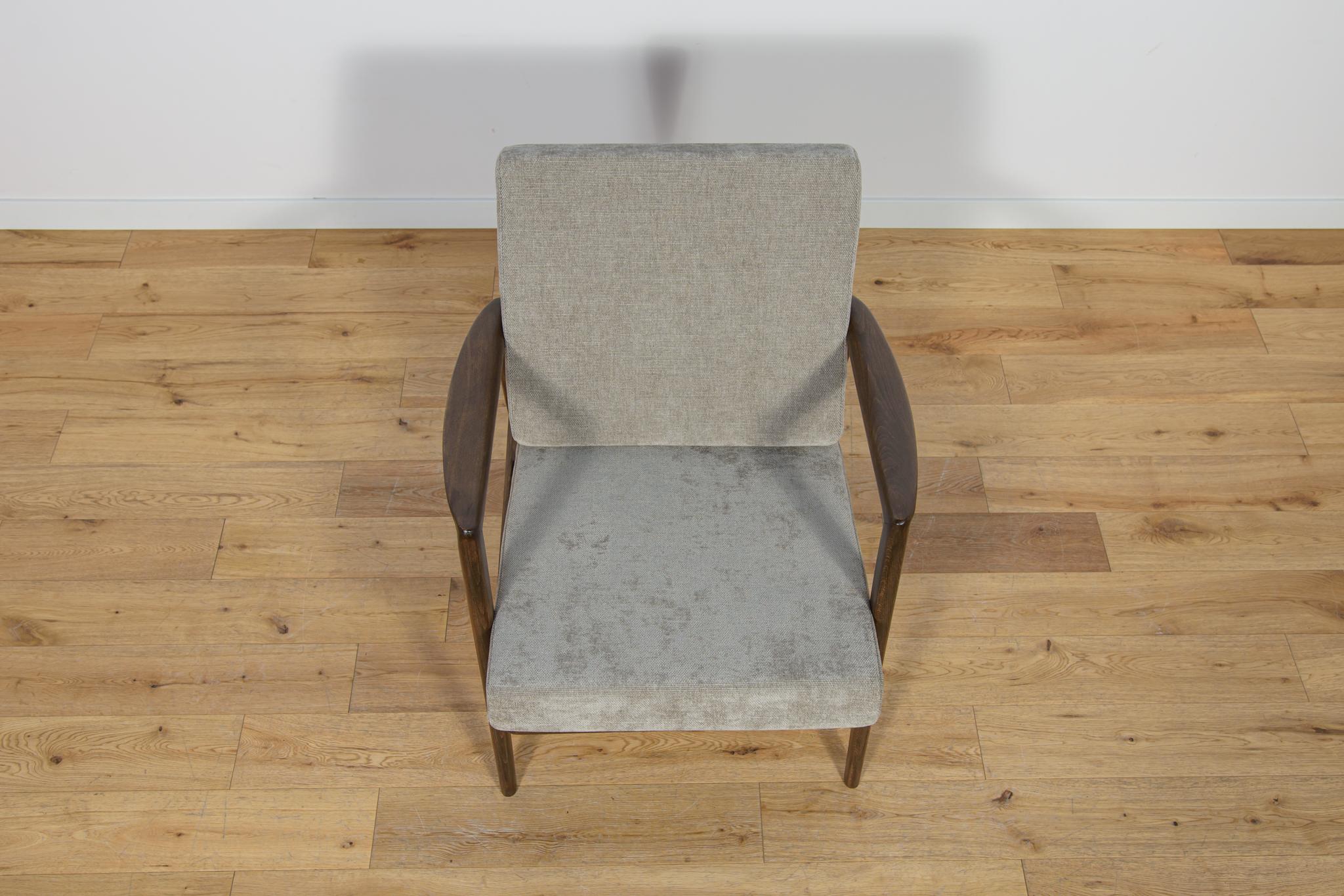 Sillón Modelo 300-139 de la Fábrica Swarzędz, Polonia, años 60 Moderno de mediados de siglo en venta