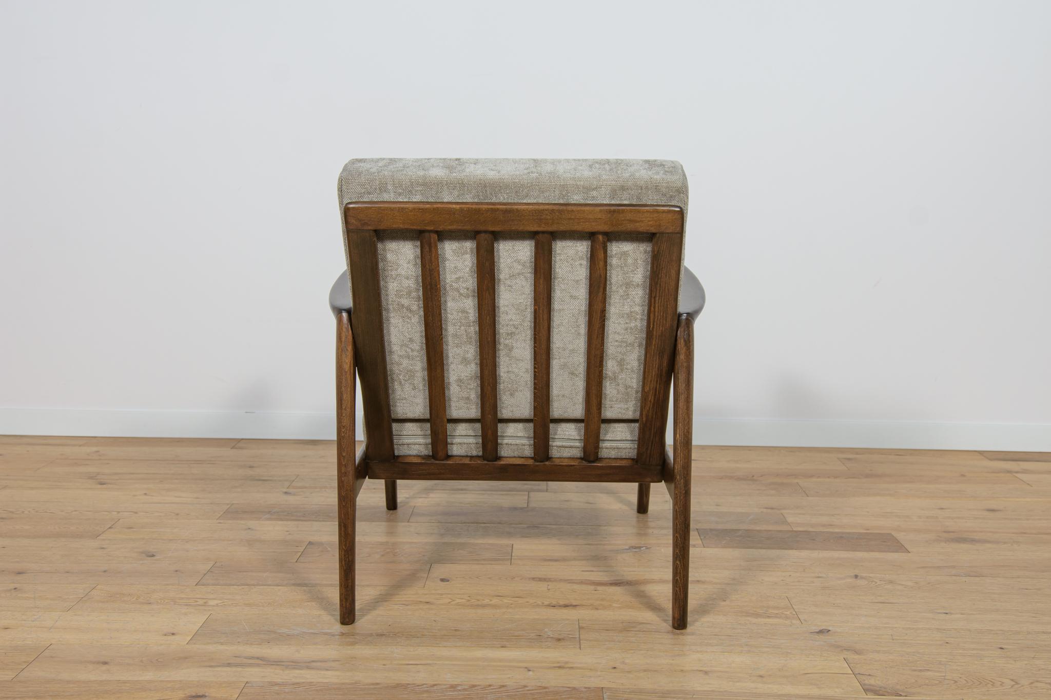 Sillón Modelo 300-139 de la Fábrica Swarzędz, Polonia, años 60 mediados del siglo XX en venta