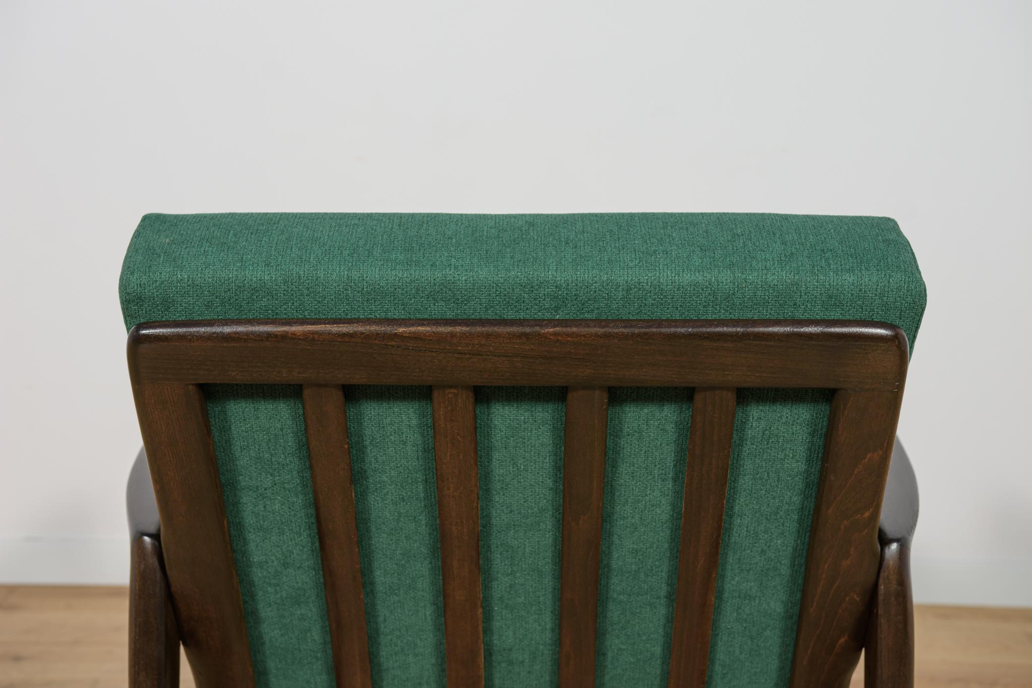 Fauteuil modèle 300-139 de la fabrique de meubles Swarzędz, années 1960 en vente 8