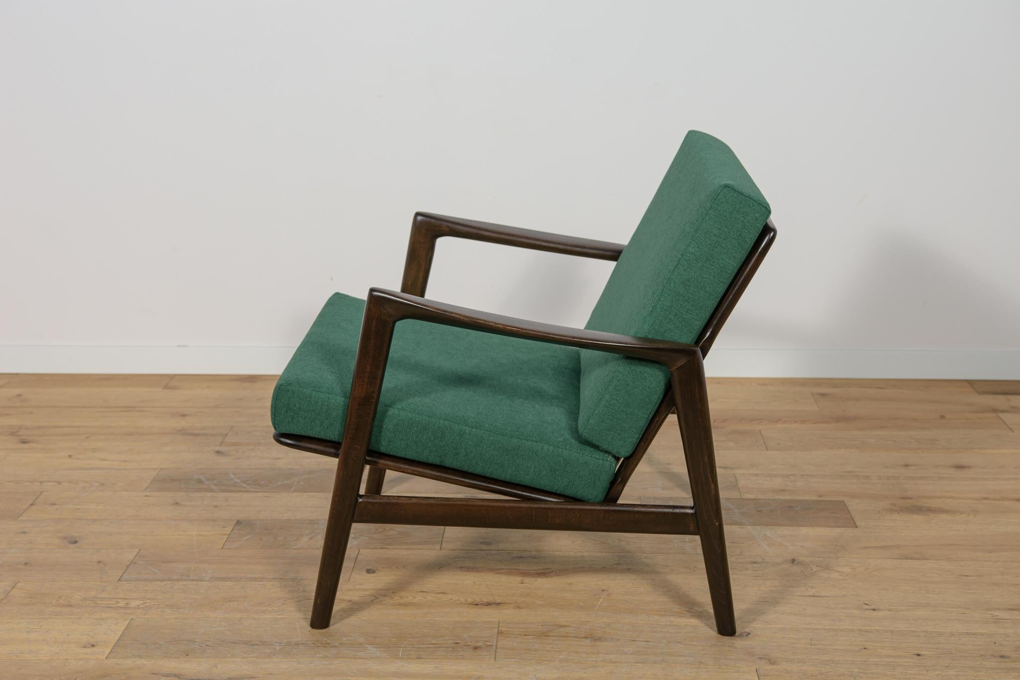 Mid-Century Modern Fauteuil modèle 300-139 de la fabrique de meubles Swarzędz, années 1960 en vente