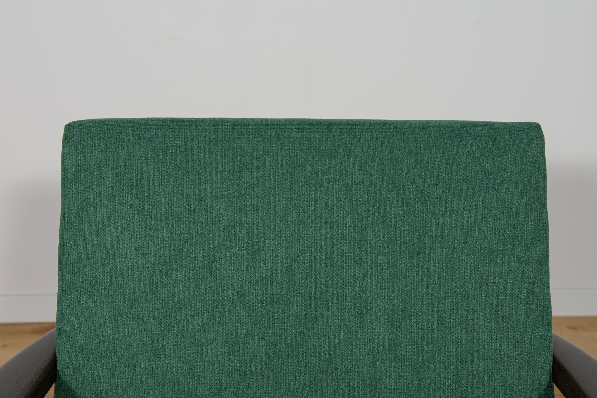 Tissu Fauteuil modèle 300-139 de la fabrique de meubles Swarzędz, années 1960 en vente