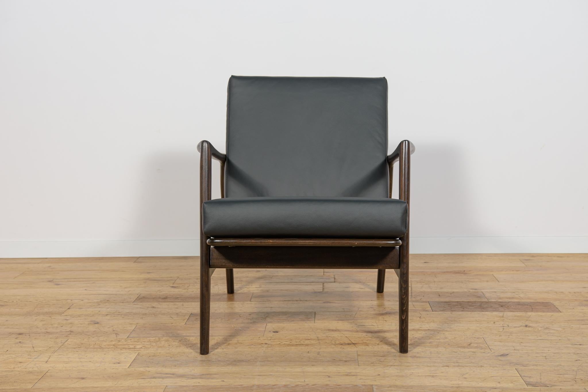 Sillón Modelo 300-139 de la Fábrica de Muebles Swarzędz, Polonia, años 60 Moderno de mediados de siglo en venta