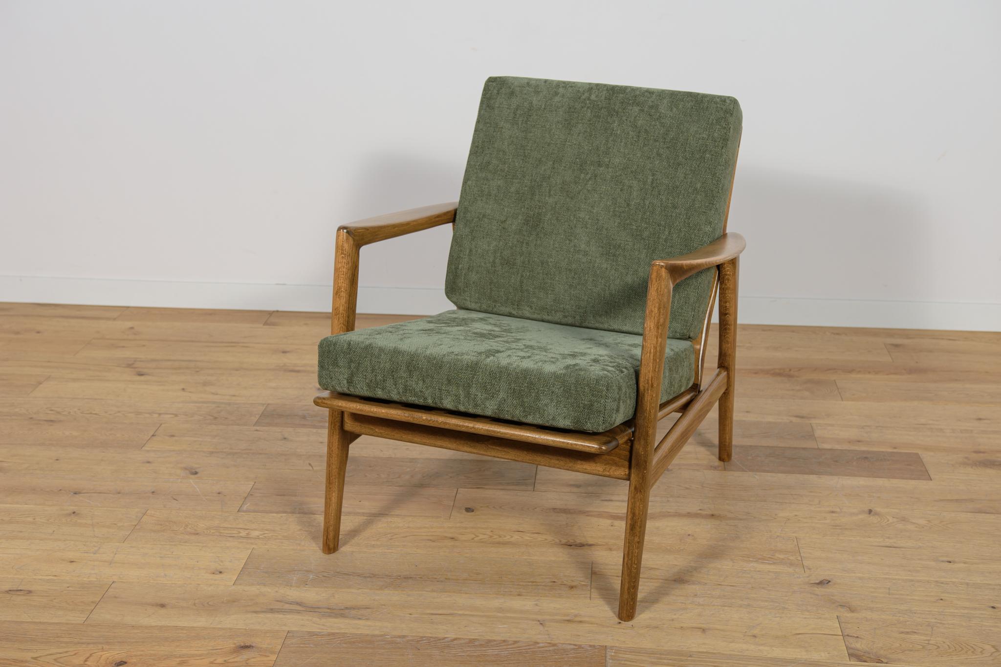 Fauteuils modèle 300-139 de l'usine Swarzędz, années 1960, ensemble de 2 en vente 3