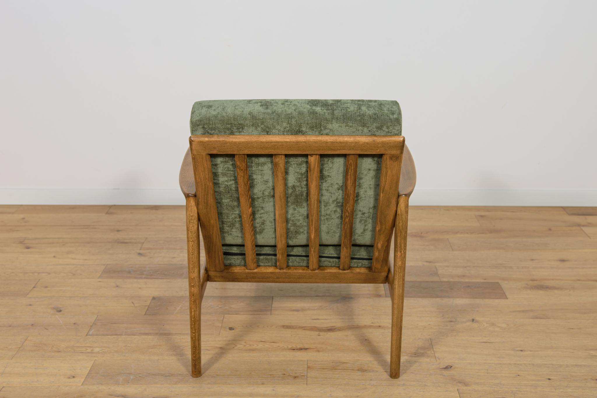 Fauteuils modèle 300-139 de l'usine Swarzędz, années 1960, ensemble de 2 en vente 6