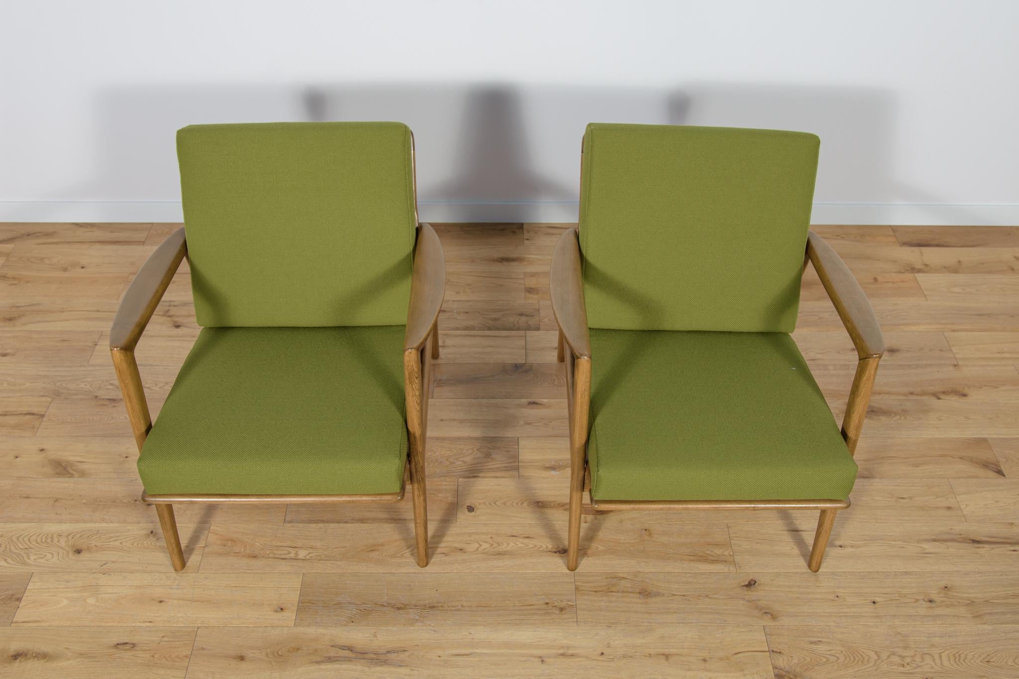 Mid-Century Modern Model 300-139 Armchairs from Swarzędz Factory, 1960s, Set of 2 For Sale
