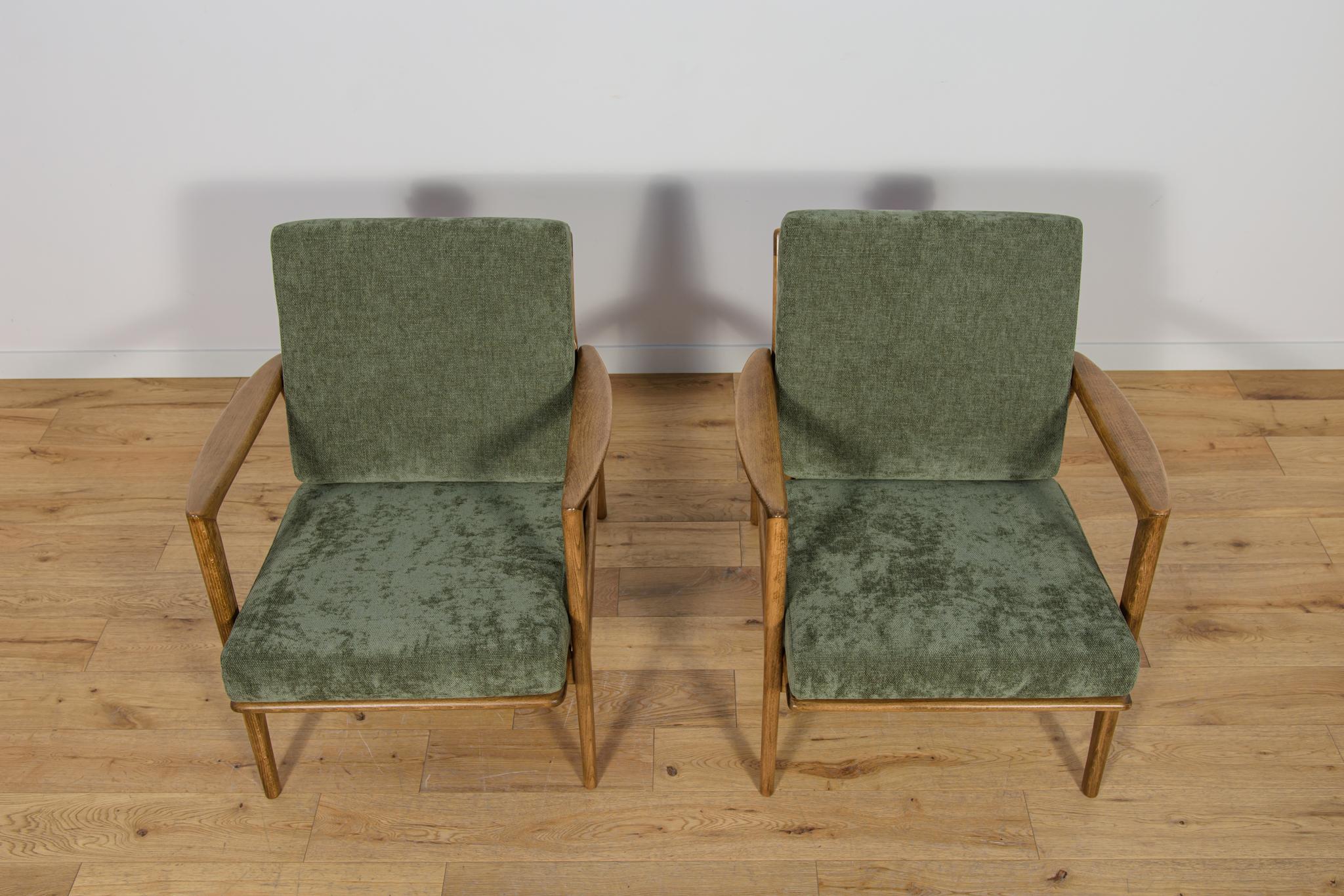 Sillones Modelo 300-139 de la Fábrica Swarzędz, años 60, juego de 2 Moderno de mediados de siglo en venta