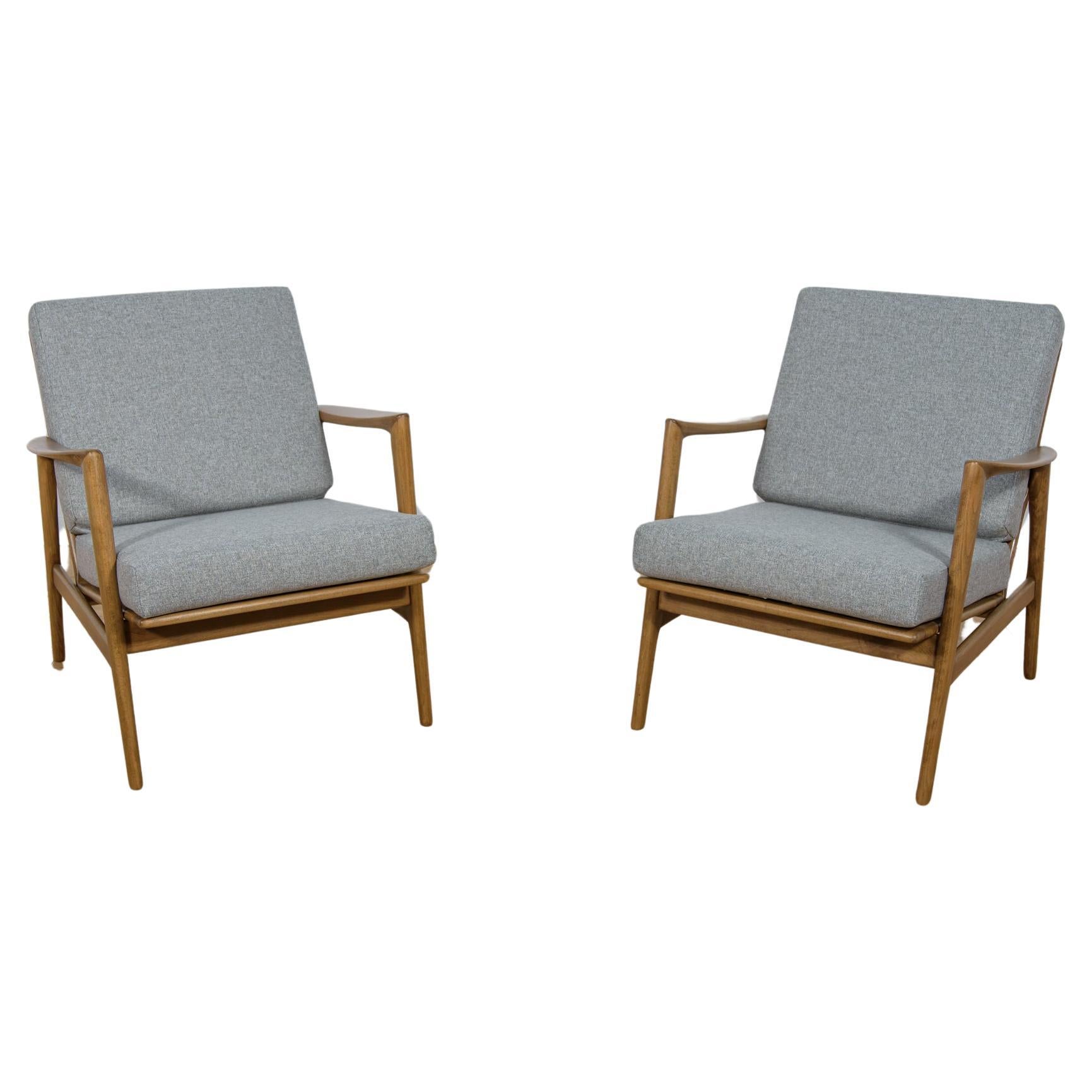 Model 300-139 Armchairs from Swarzędz Factory, 1960s, Set of 2 For Sale