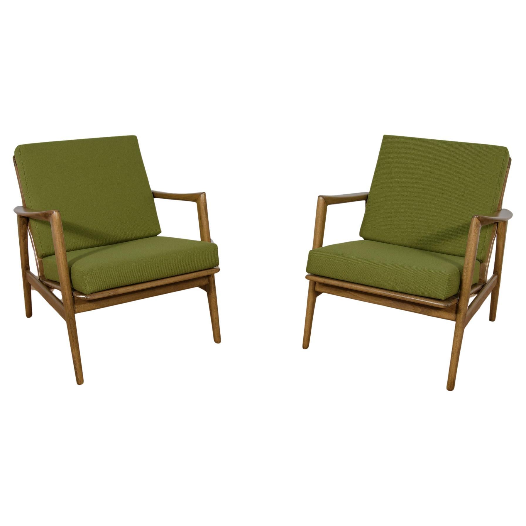 Model 300-139 Armchairs from Swarzędz Factory, 1960s, Set of 2 For Sale