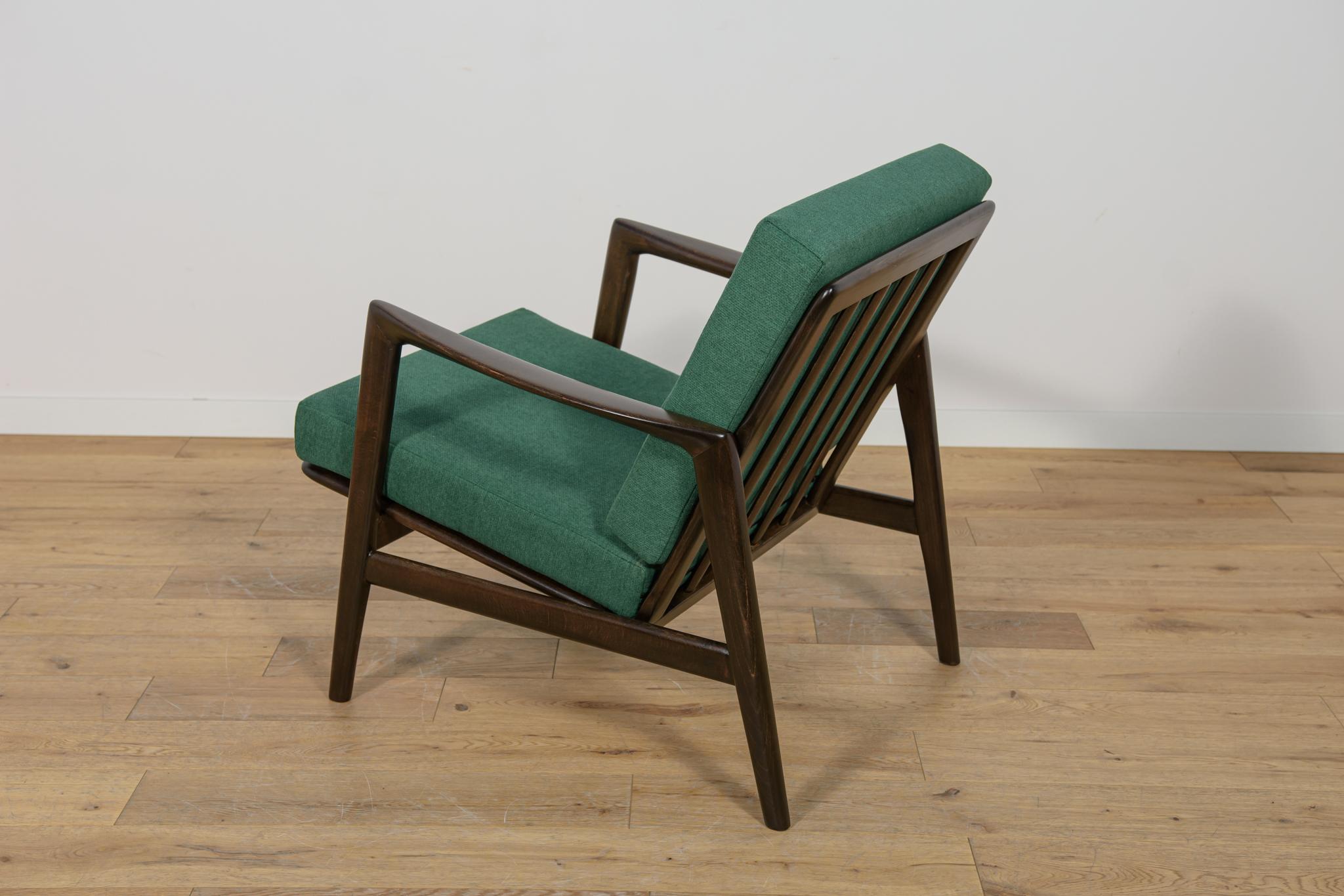 Sillones Modelo 300-139 de la Fábrica de Muebles Swarzędz, años 60, juego de 2 en venta 4