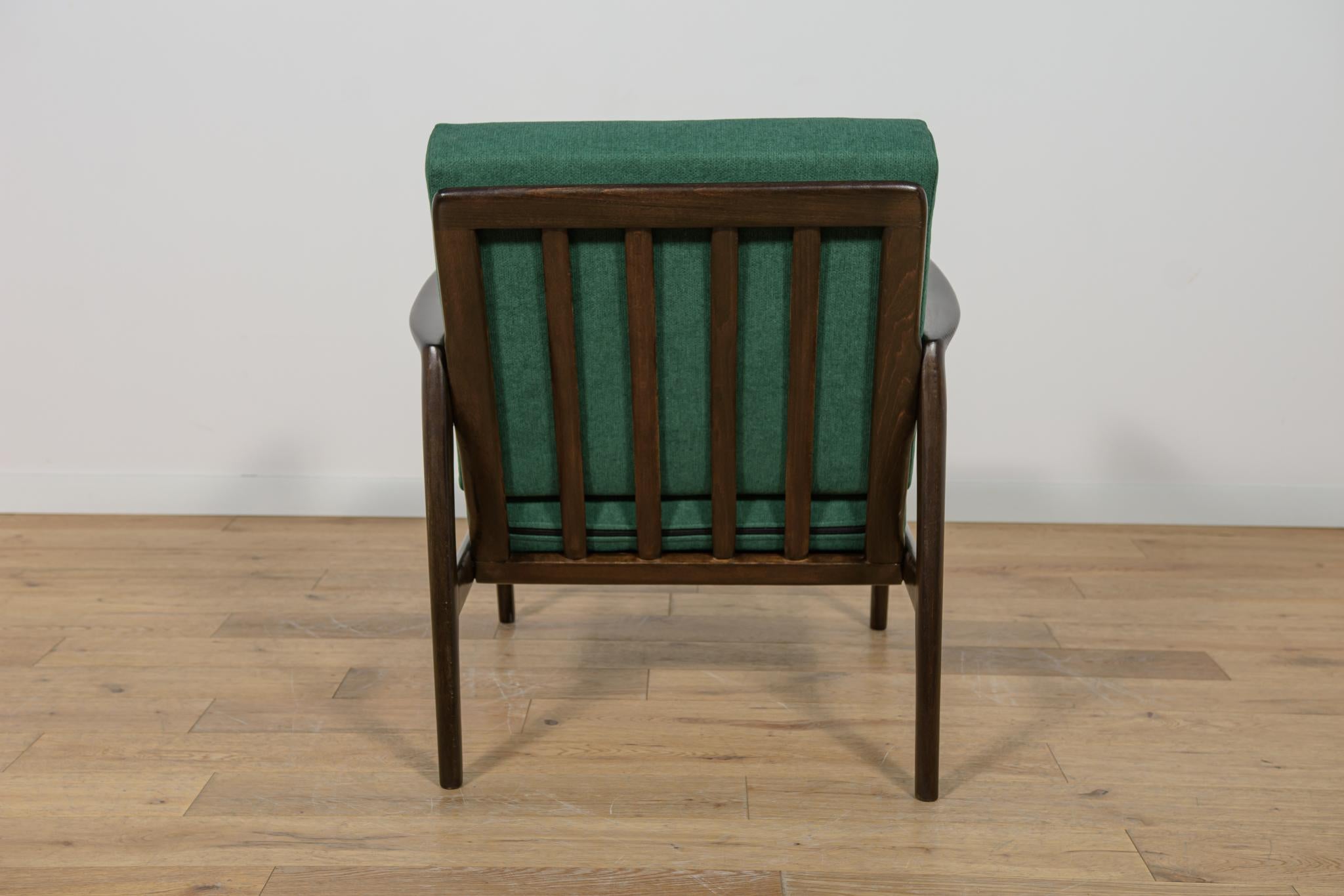 Sillones Modelo 300-139 de la Fábrica de Muebles Swarzędz, años 60, juego de 2 en venta 5