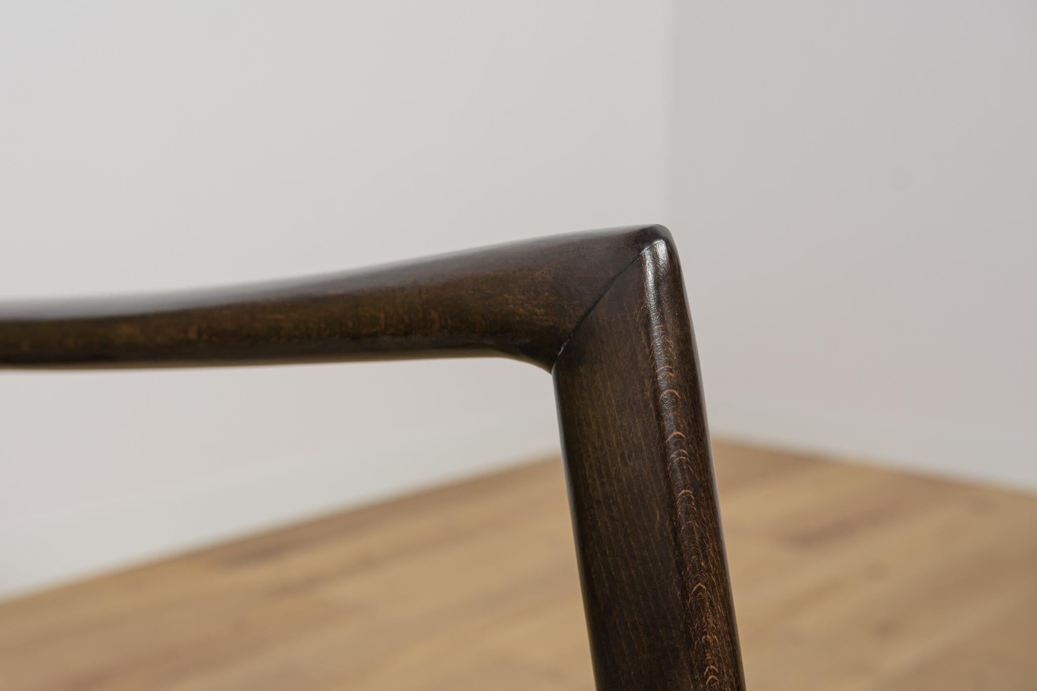 Poltrone Model 300-139 di Swarzędz Furniture Factory, anni '60, Set di 2 in vendita 6