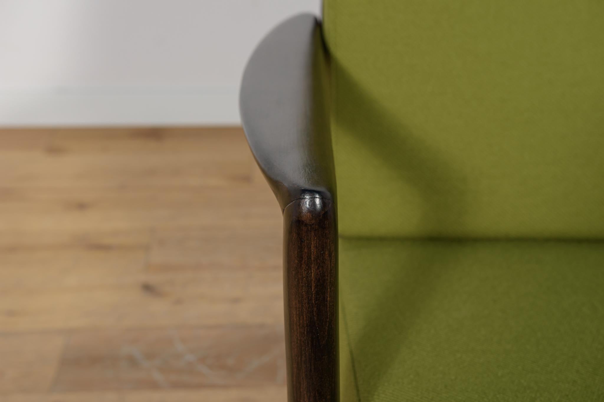 Model 300-139 Armchairs from Swarzędz Furniture Factory, 1960s, Set of 2 in vendita 7