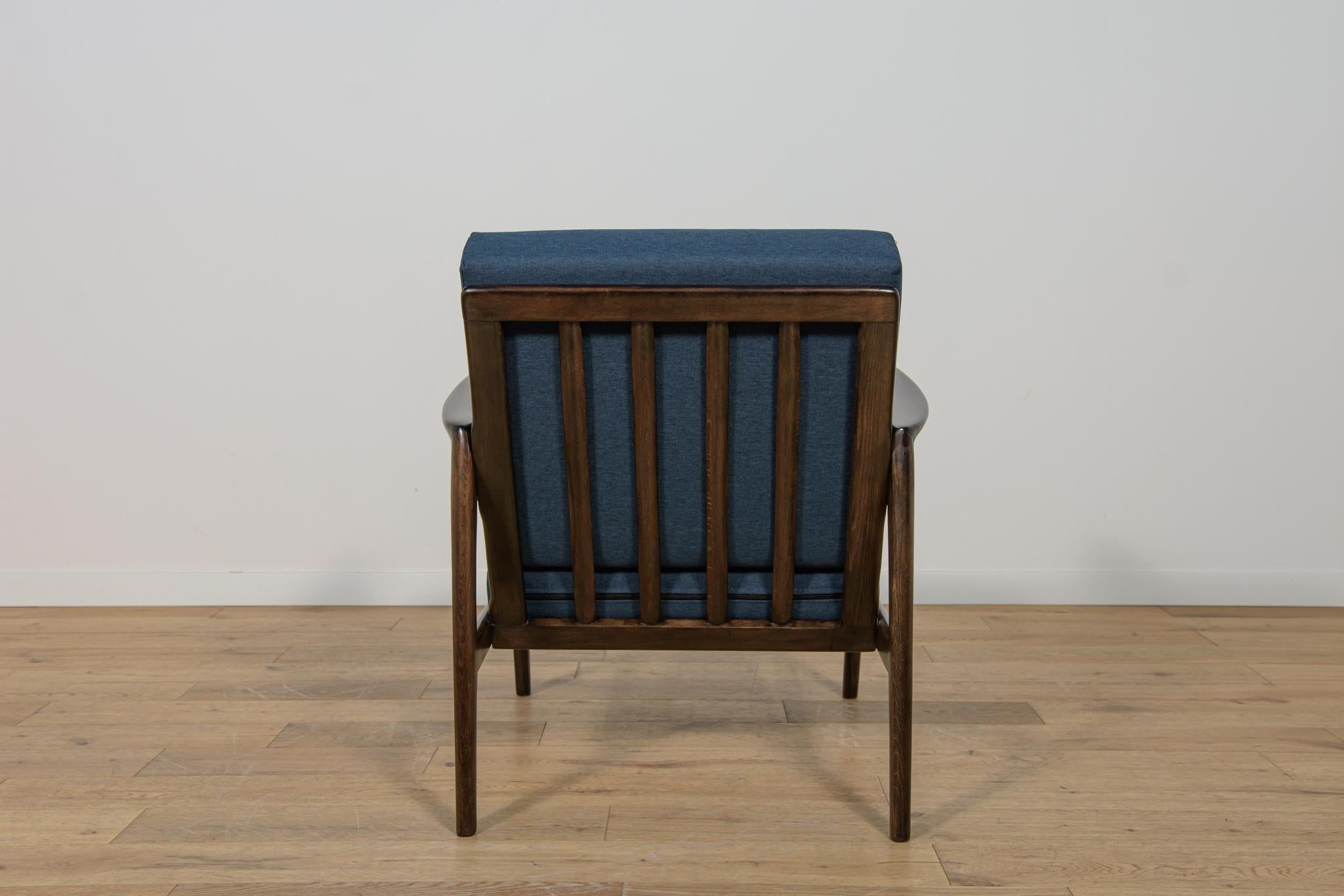 Poltrone Model 300-139 di Swarzędz Furniture Factory, anni '60, Set di 2 in vendita 7