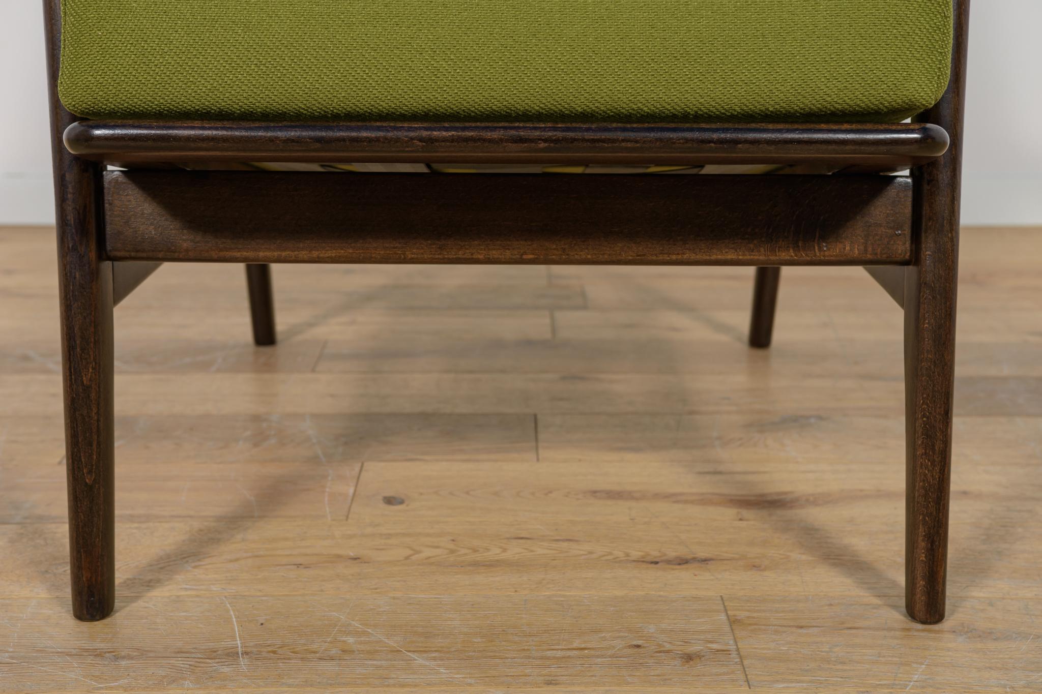 Model 300-139 Armchairs from Swarzędz Furniture Factory, 1960s, Set of 2 in vendita 9