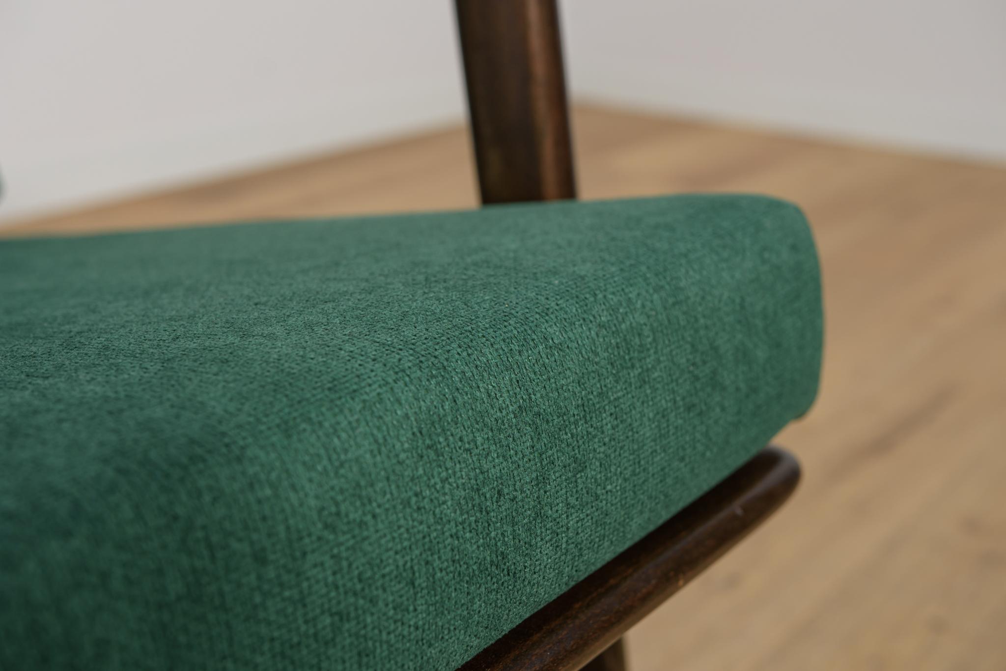 Sillones Modelo 300-139 de la Fábrica de Muebles Swarzędz, años 60, juego de 2 en venta 9