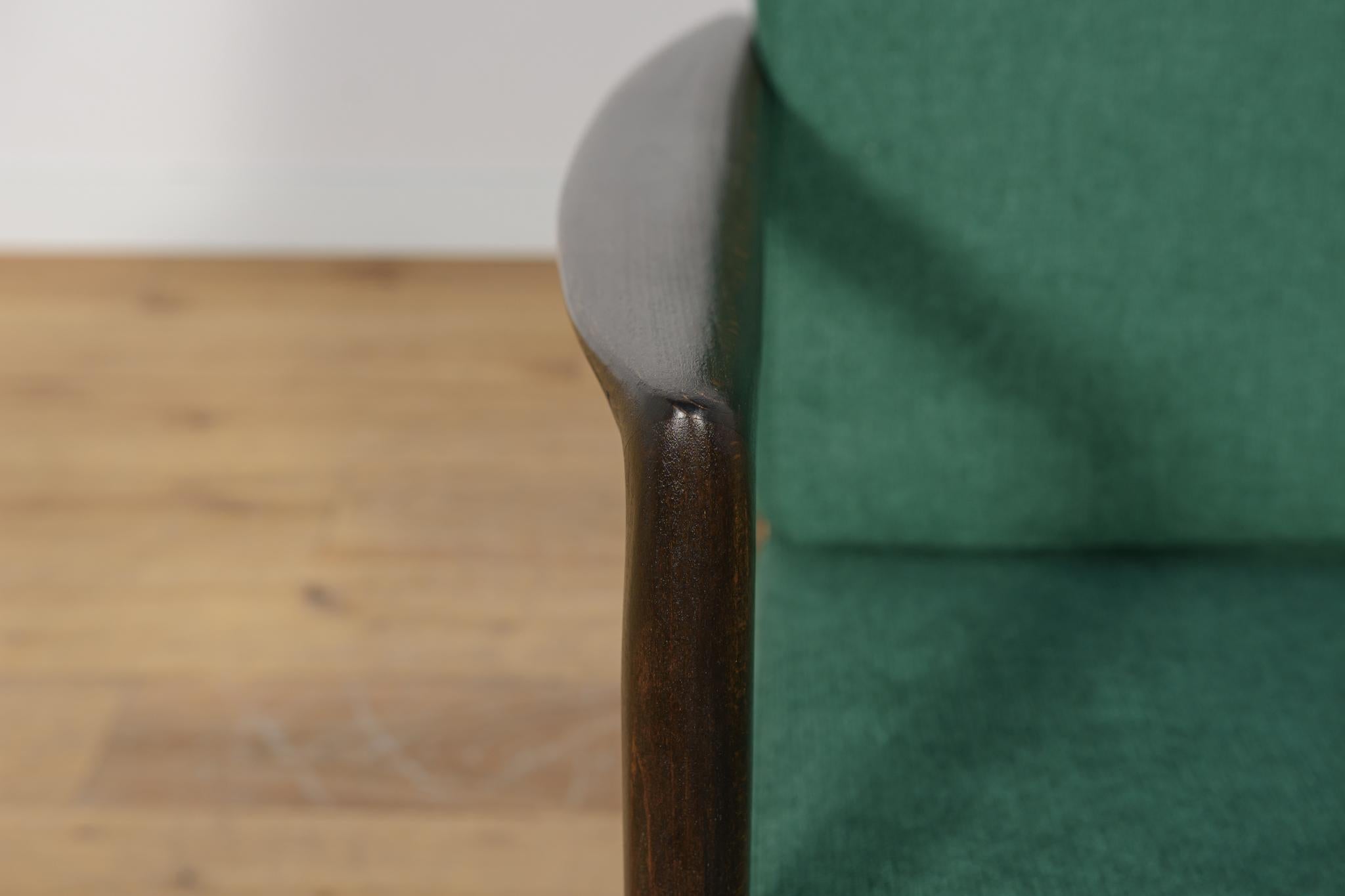Sillones Modelo 300-139 de la Fábrica de Muebles Swarzędz, años 60, juego de 2 en venta 10