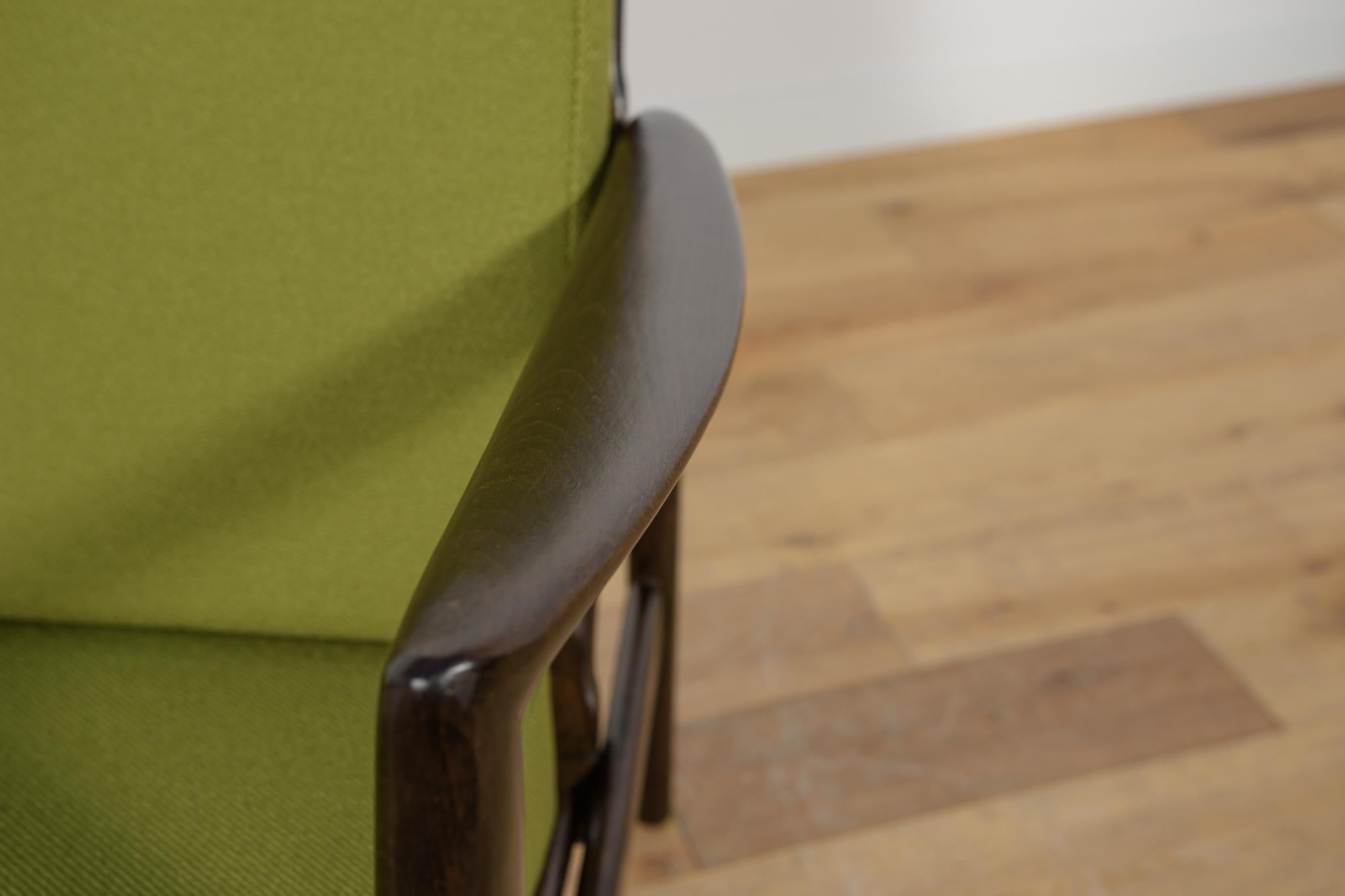 Model 300-139 Armchairs from Swarzędz Furniture Factory, 1960s, Set of 2 in vendita 11