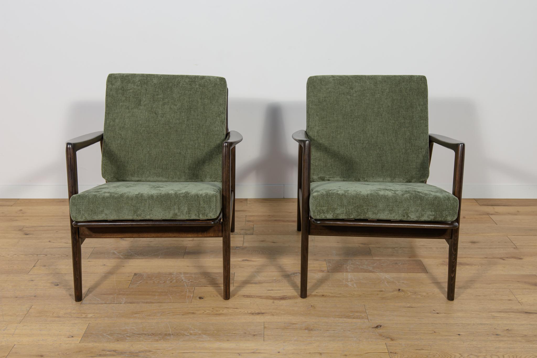 Mid-Century moderno Poltrone Model 300-139 di Swarzędz Furniture Factory, anni '60, Set di 2 in vendita