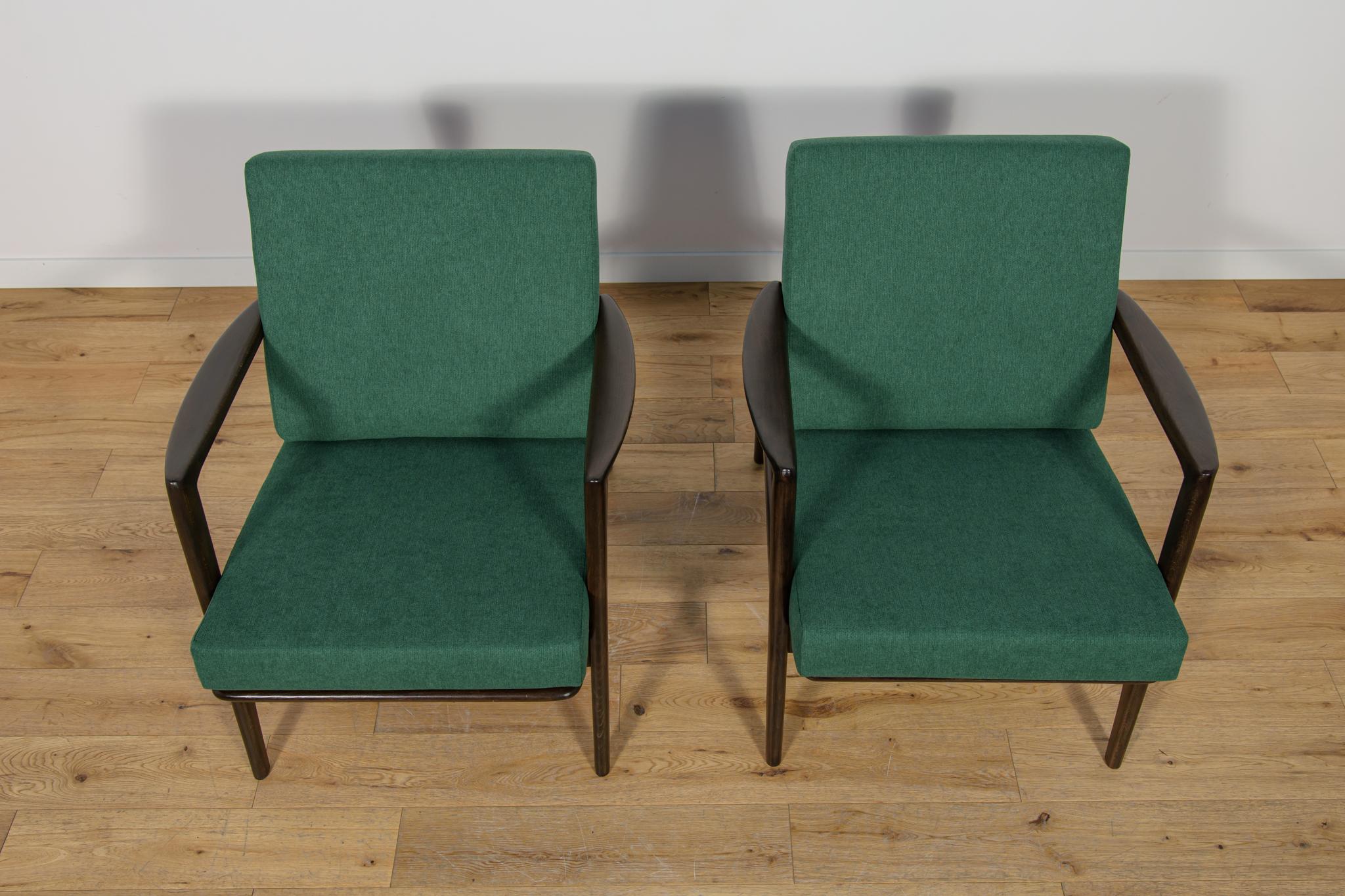 Sillones Modelo 300-139 de la Fábrica de Muebles Swarzędz, años 60, juego de 2 Moderno de mediados de siglo en venta