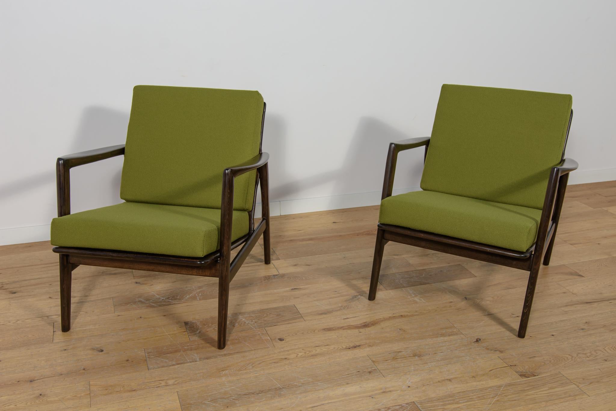 Polacco Model 300-139 Armchairs from Swarzędz Furniture Factory, 1960s, Set of 2 in vendita