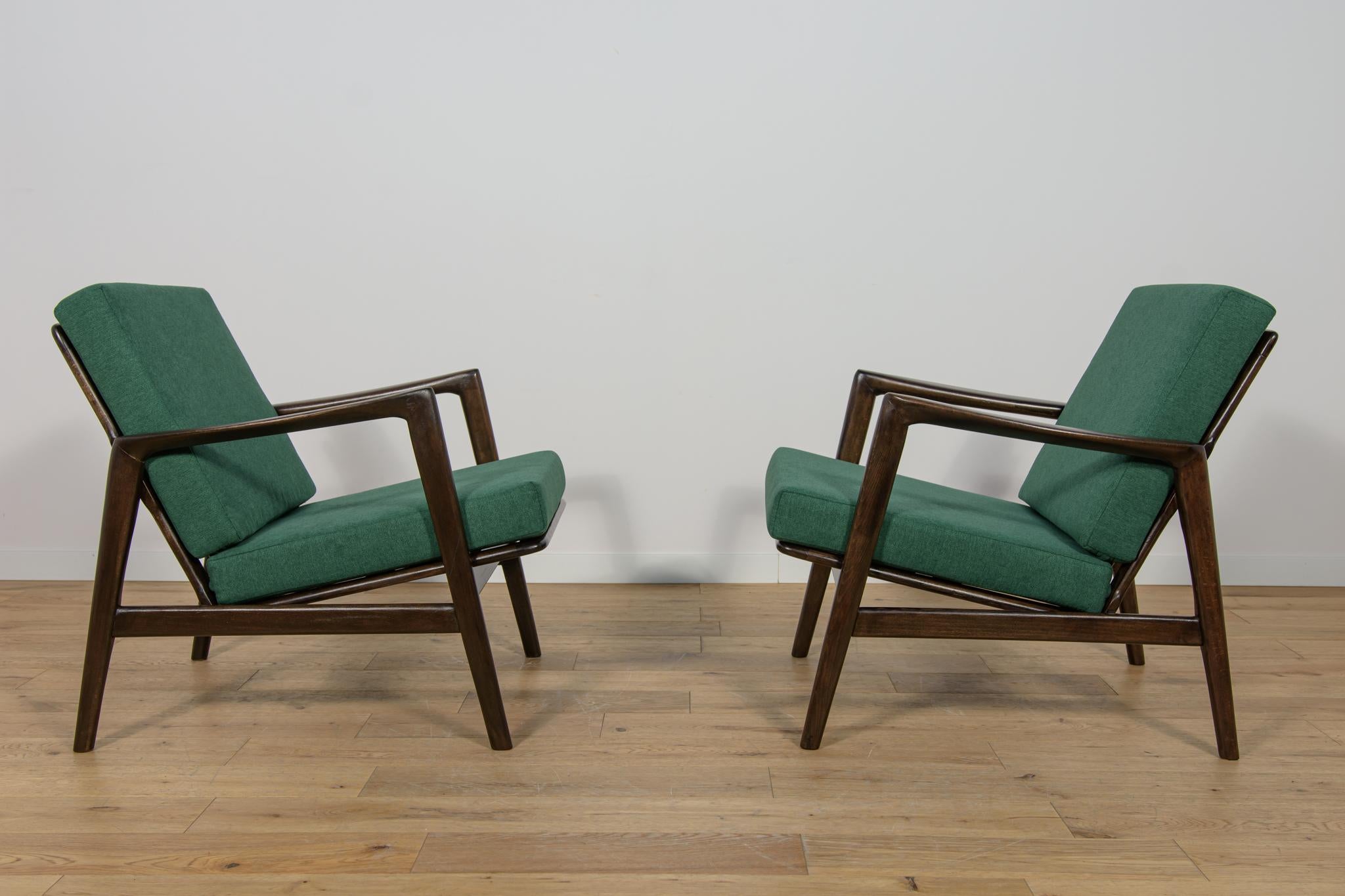 Sillones Modelo 300-139 de la Fábrica de Muebles Swarzędz, años 60, juego de 2 Polaco en venta