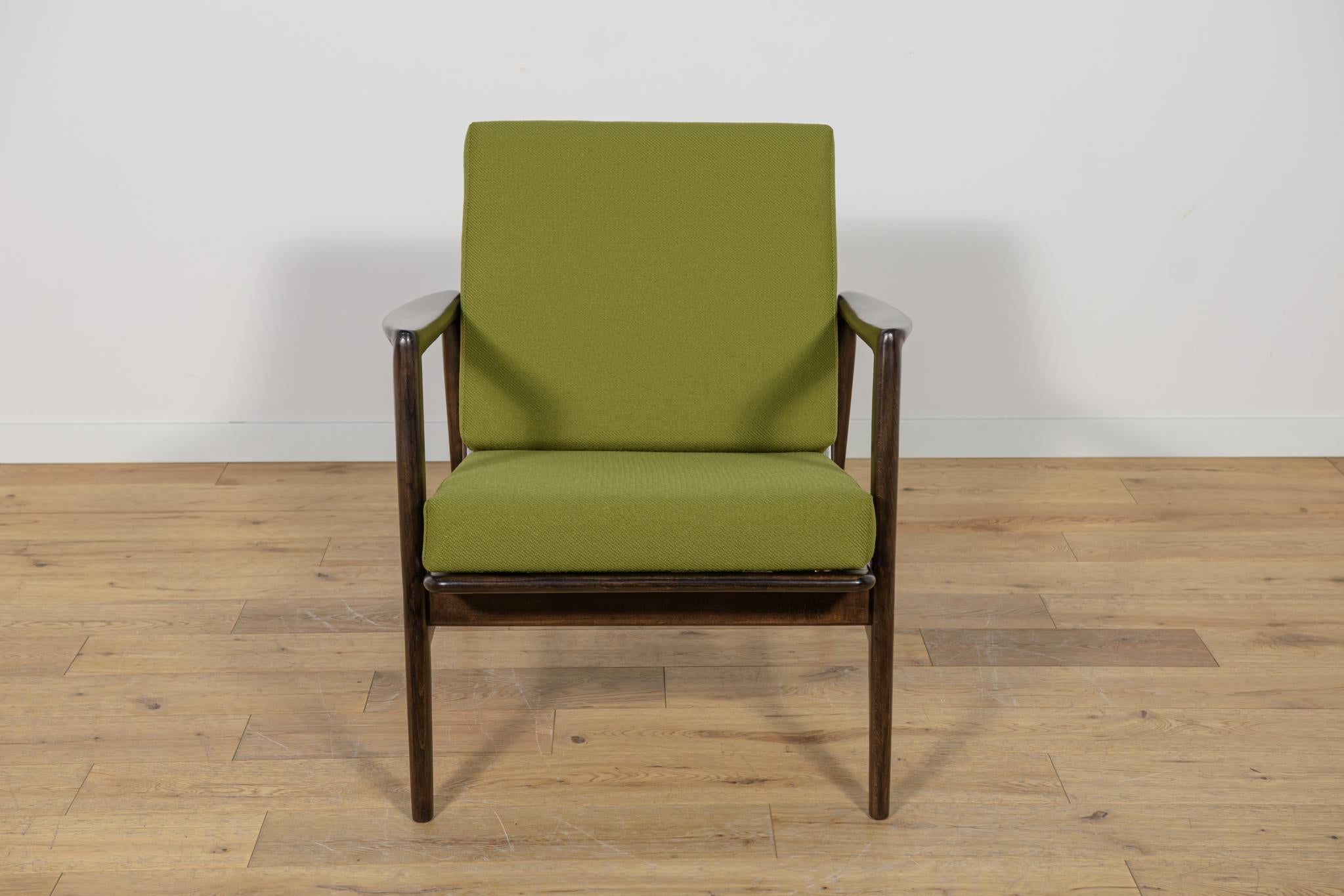 Falegnameria Model 300-139 Armchairs from Swarzędz Furniture Factory, 1960s, Set of 2 in vendita