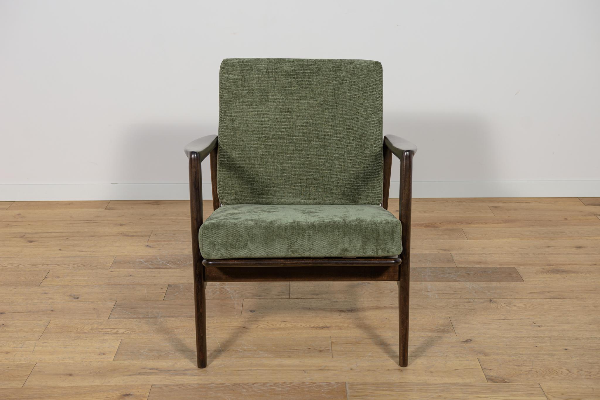 Falegnameria Poltrone Model 300-139 di Swarzędz Furniture Factory, anni '60, Set di 2 in vendita