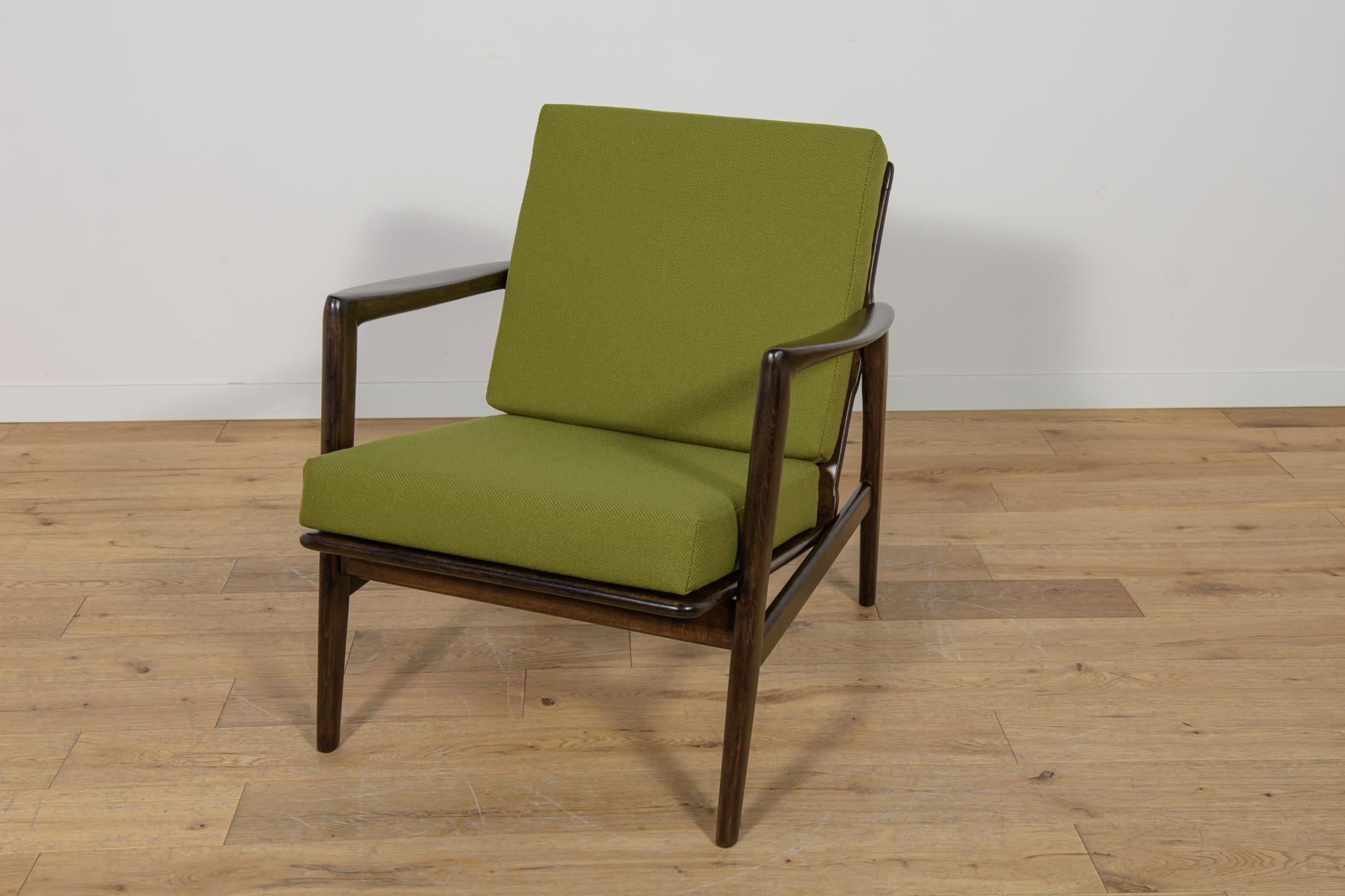 Model 300-139 Armchairs from Swarzędz Furniture Factory, 1960s, Set of 2 in vendita 1