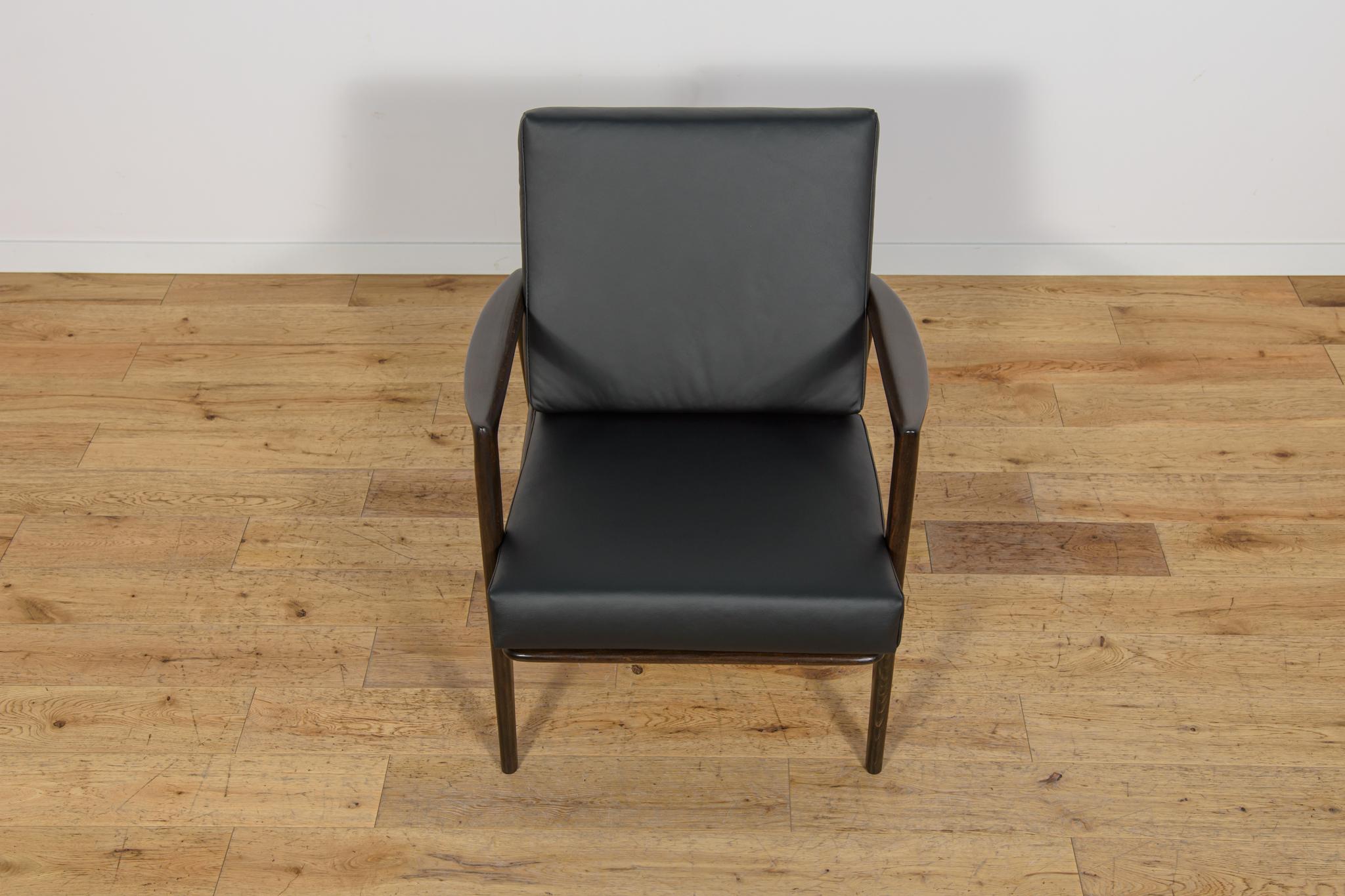 Model 300-139 Armchairs from Swarzędz Furniture Factory, Poland, 1960s, Set of 2 For Sale 2