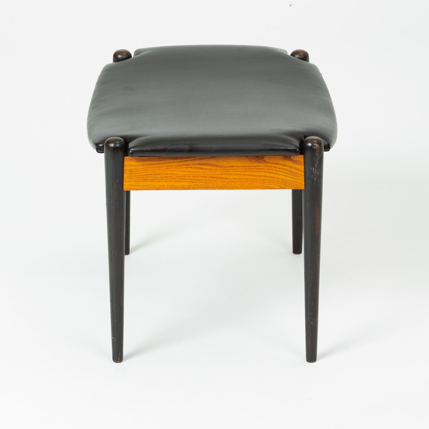 Model 3007 Stool by Arthur Umanoff for Washington Woodcraft 3