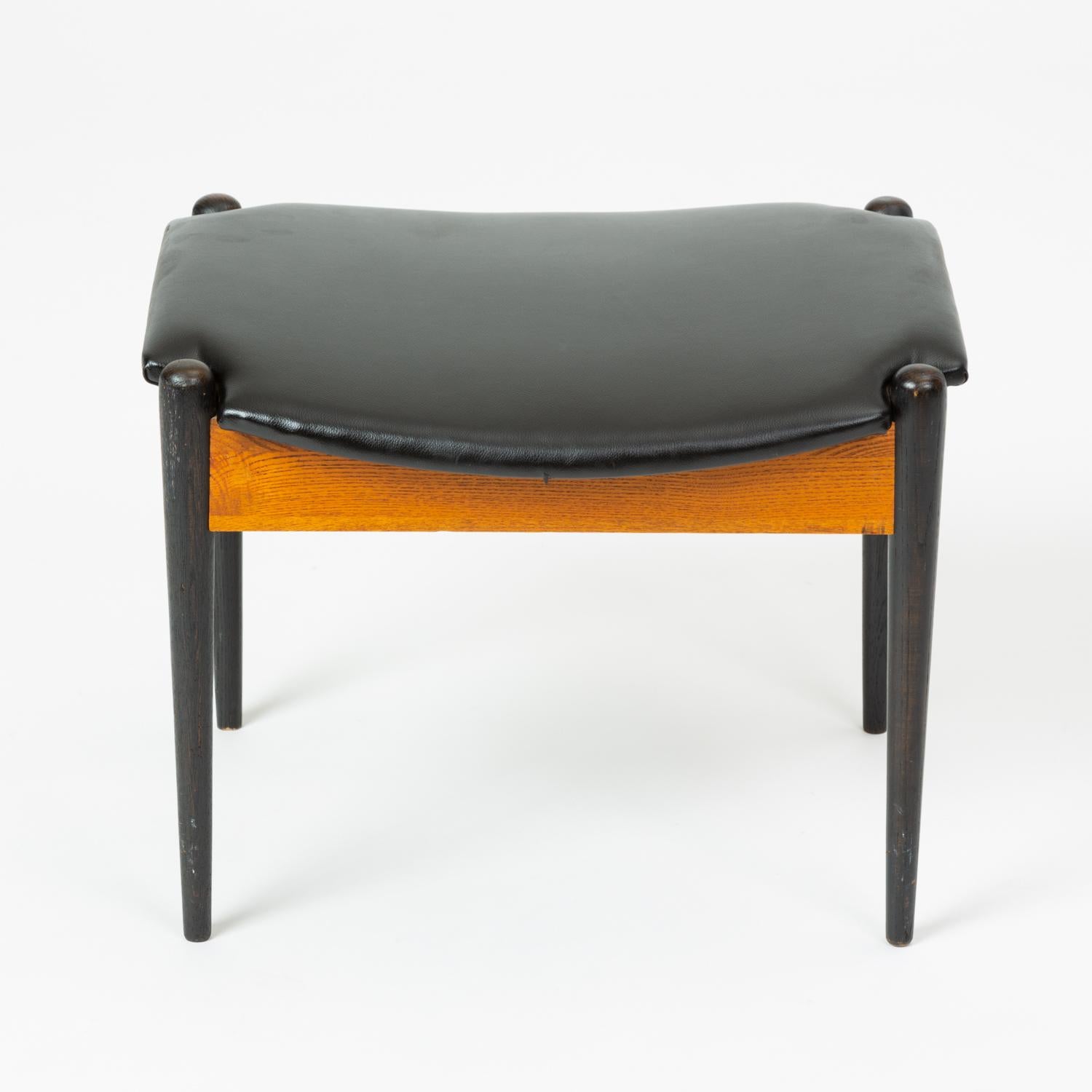 Model 3007 Stool by Arthur Umanoff for Washington Woodcraft 1