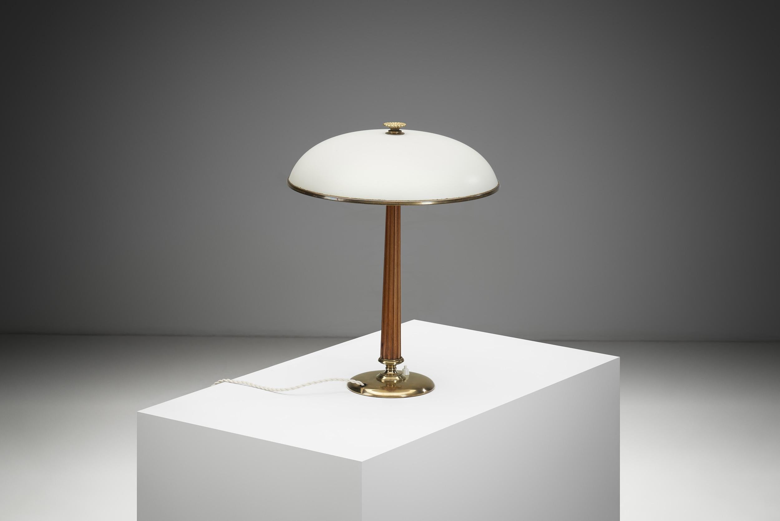 Milieu du XXe siècle Lampe de table Model 