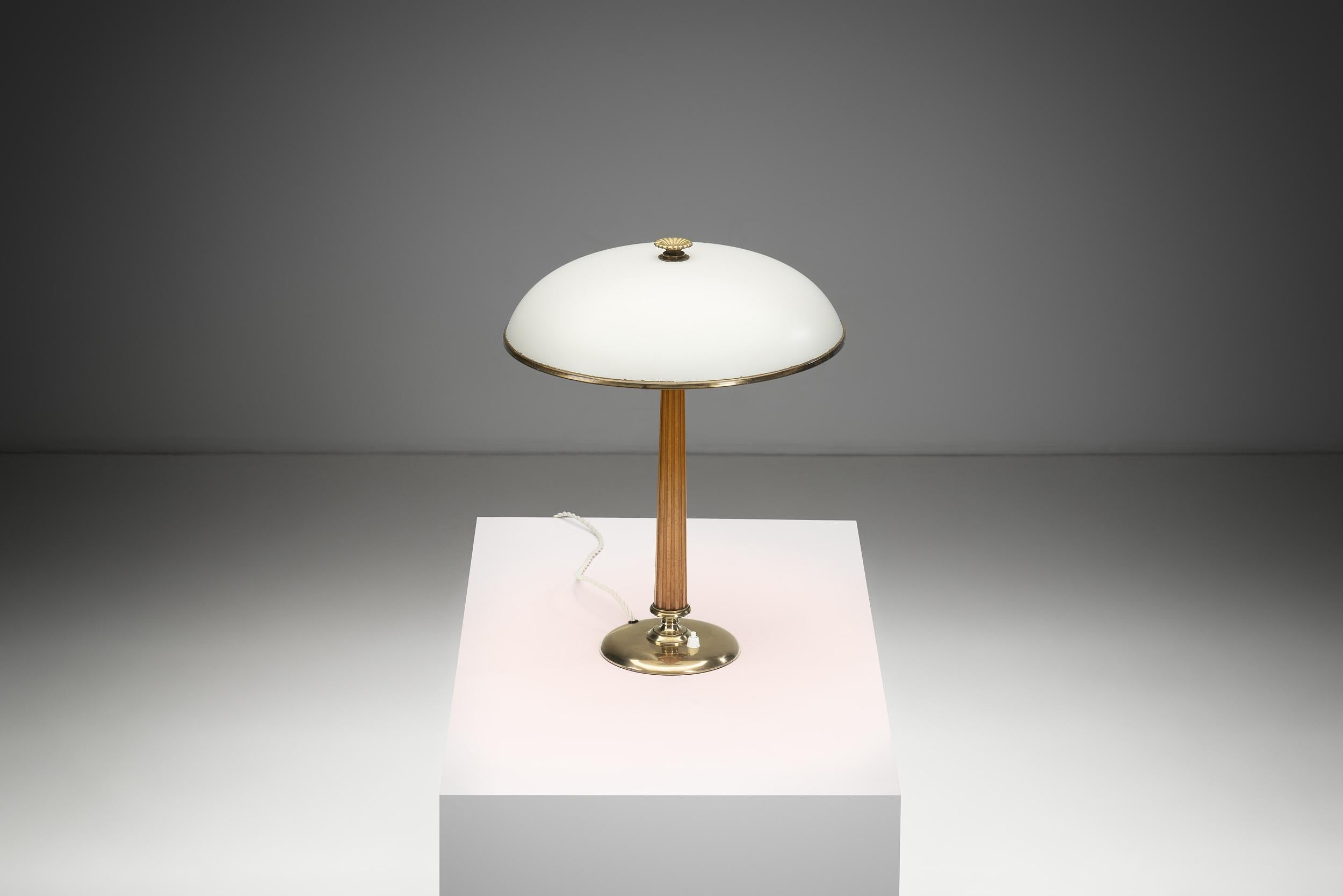 Laiton Lampe de table Model 