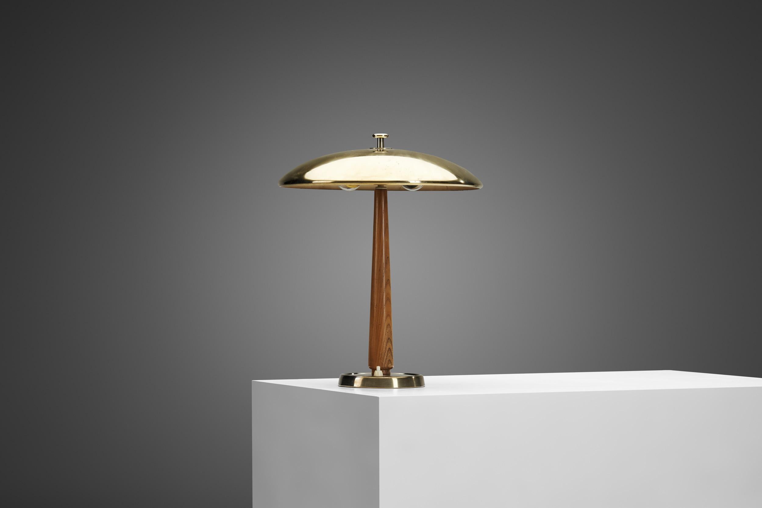 Scandinavo moderno Lampada da tavolo Model 