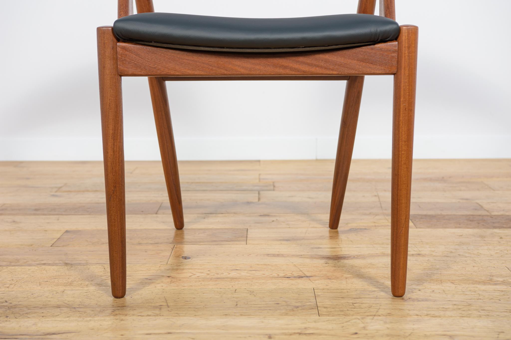 Model 31 Dining Chairs by Kai Kristiansen for Schou Andersen, Denmark, 1960s. For Sale 10