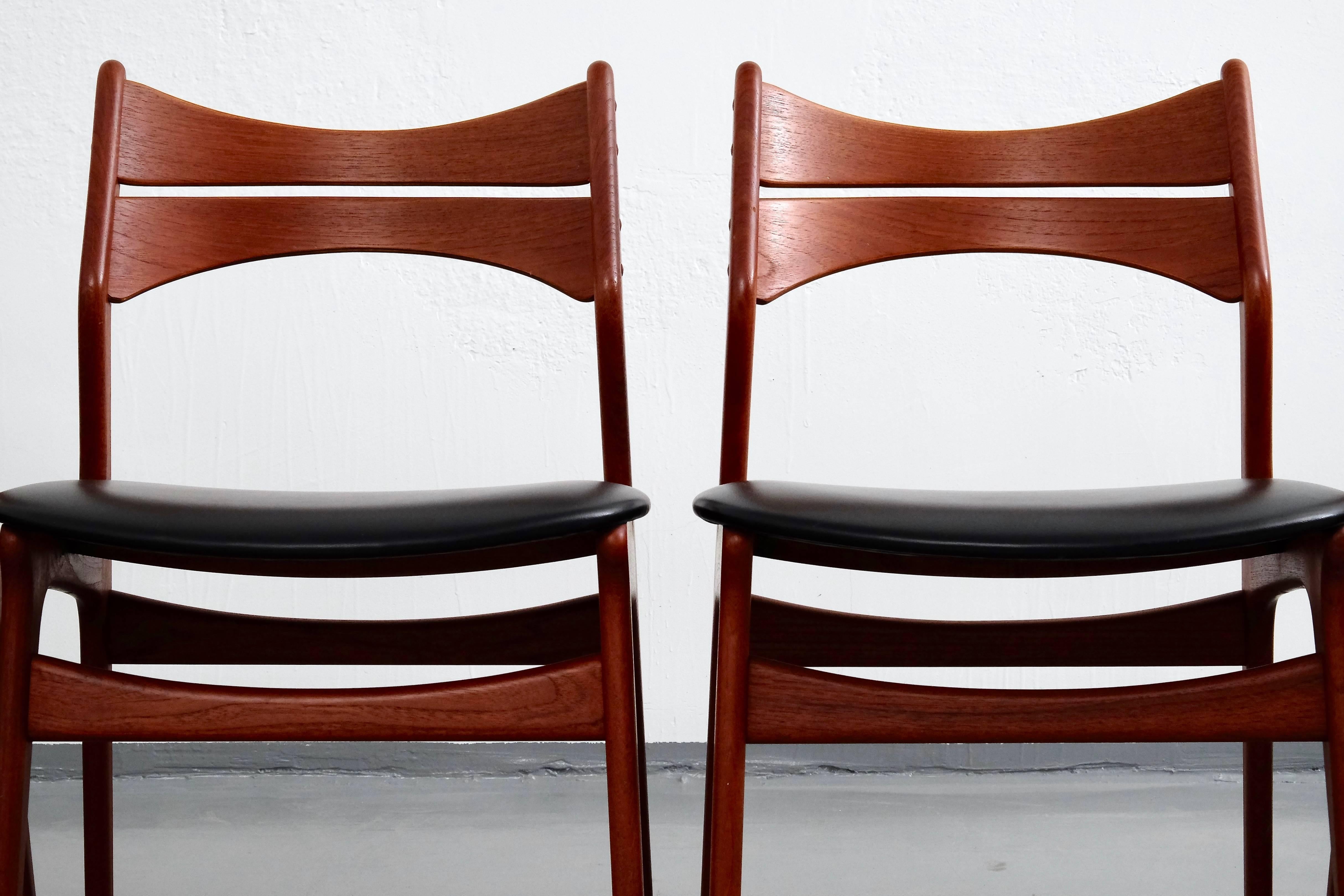 Model 310 Teak Dining Chairs by Erik Buck for Chr. Christiansen, Set of Four 3
