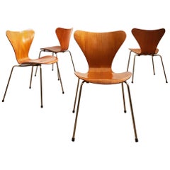 Model 3107 Dining Chairs by Arne Jacobsen, Seven Series by Fritz Hansen, Denmark