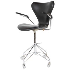 Vintage Model 3117 Desk Chair by Arne Jacobsen for Fritz Hansen Sevener