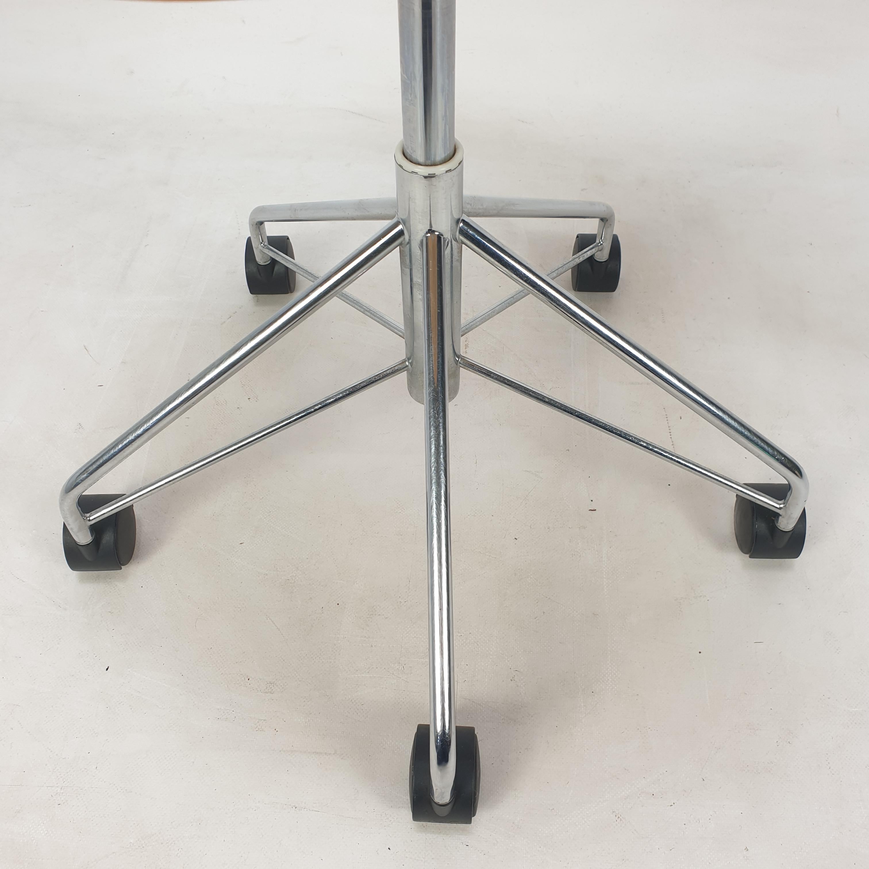 Model 3117 Office Swivel Chair by Arne Jacobsen for Fritz Hansen, 1994 For Sale 4
