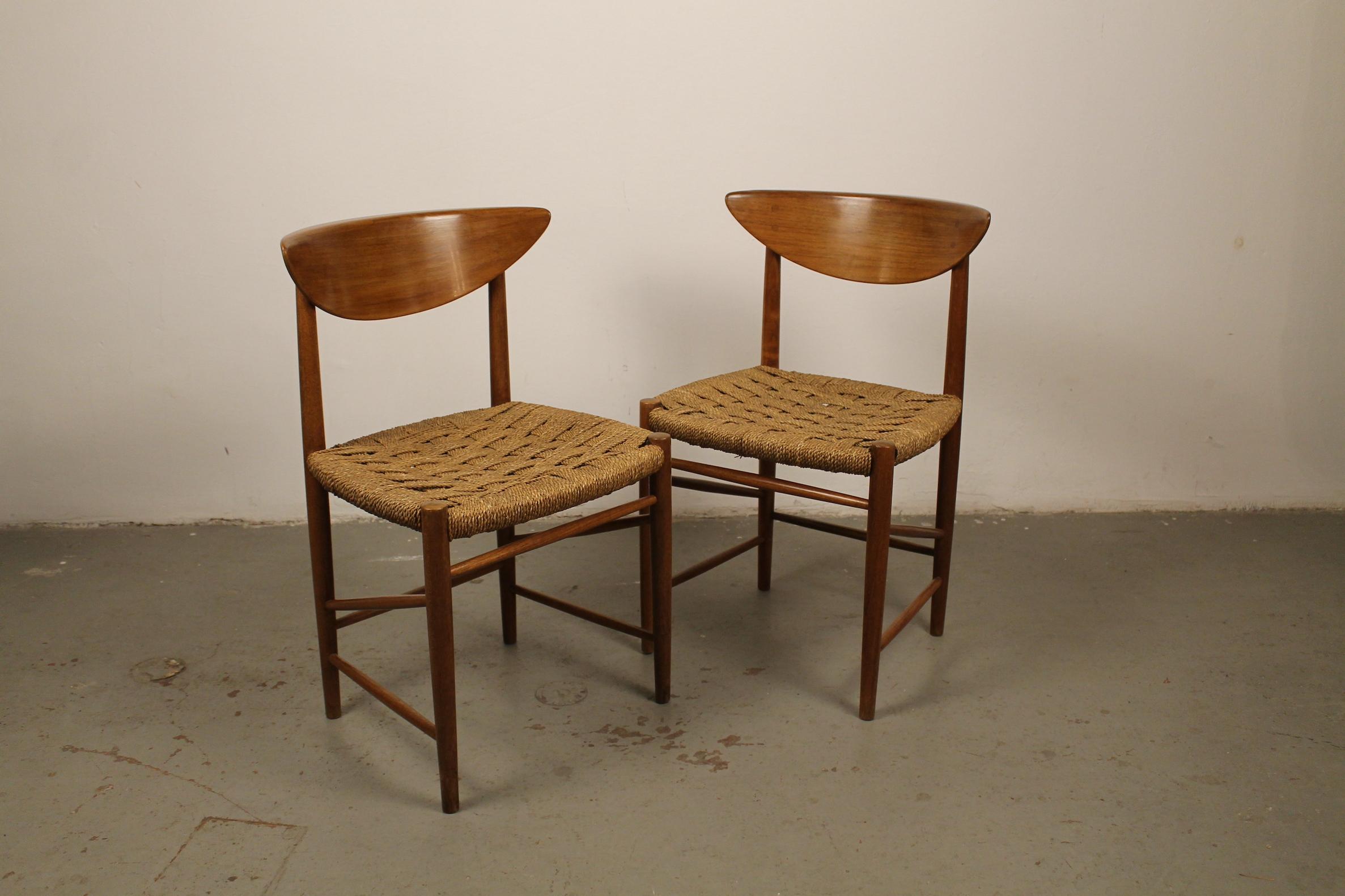 This set of 2 chairs Model 316 has no attribution mark or proof of authenticity, but is documented in the history of design. The designers of this set are Peter Hvidt & Orla Mølgaard-Nielsen in 1950 by Søborg Møbelfabrik in Denmark.
