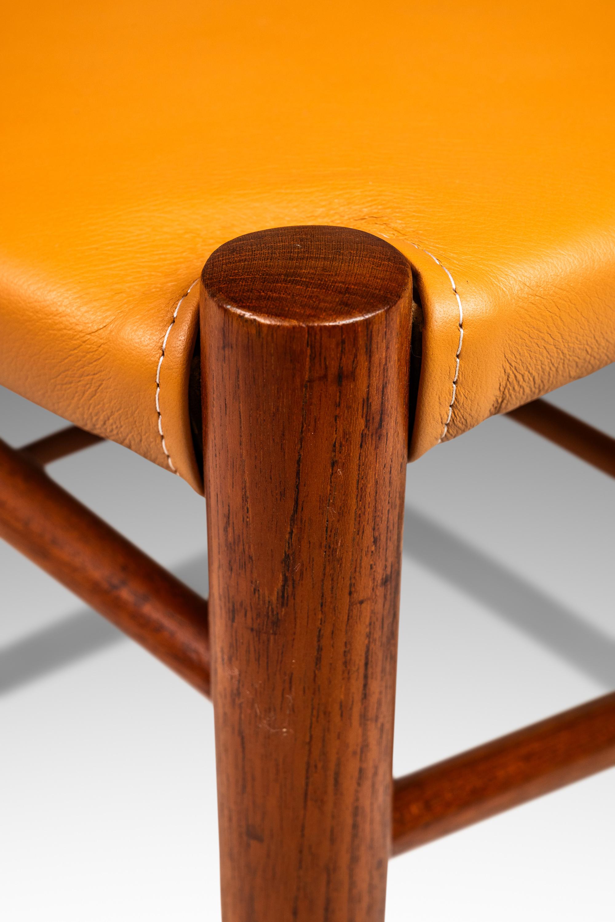 Model 317 Desk Chair, Teak & Leather for Søborg Møbelfabrik, Denmark, c. 1950's In Good Condition For Sale In Deland, FL