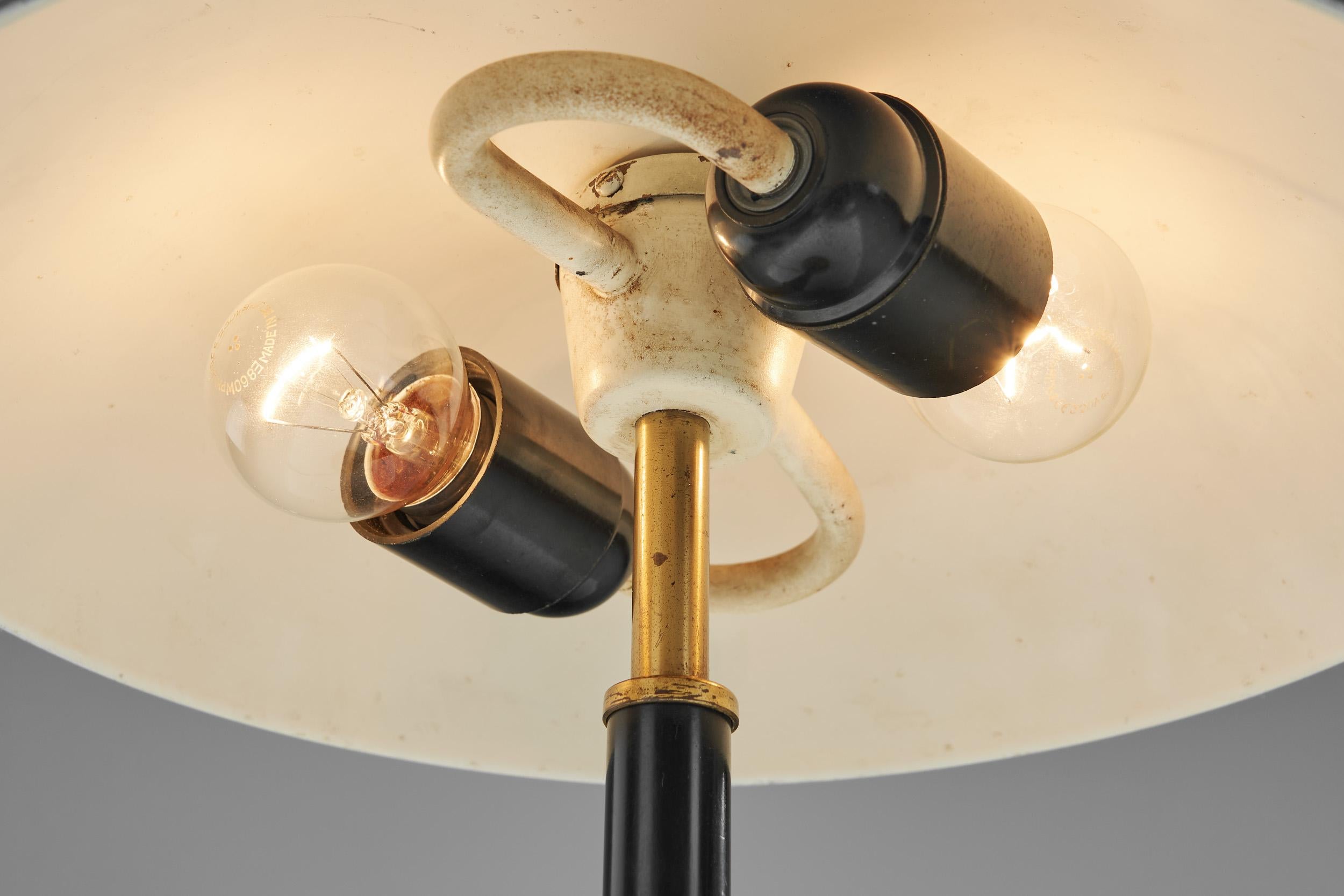 Lampada da tavolo modello 