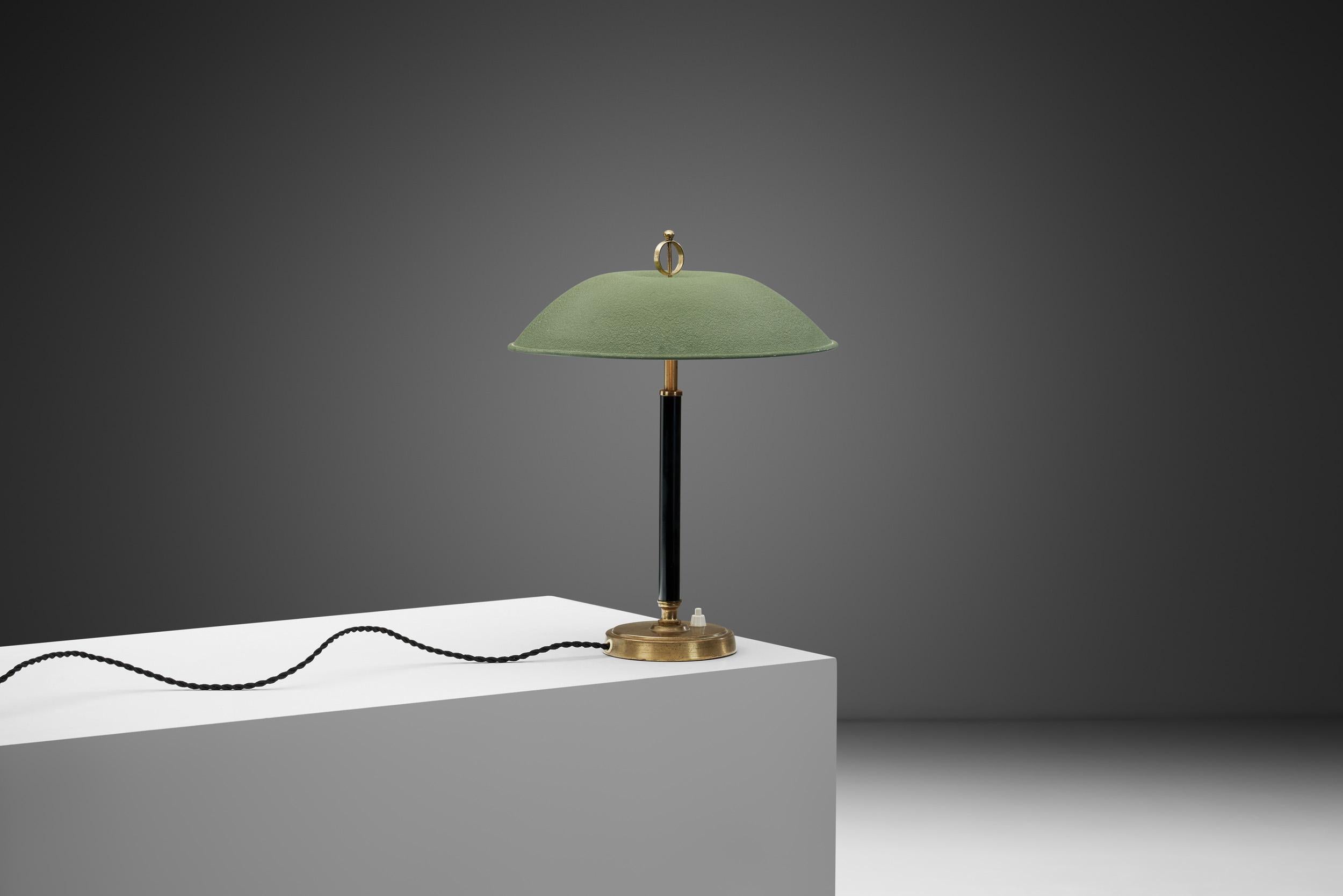 Scandinavo moderno Lampada da tavolo modello 
