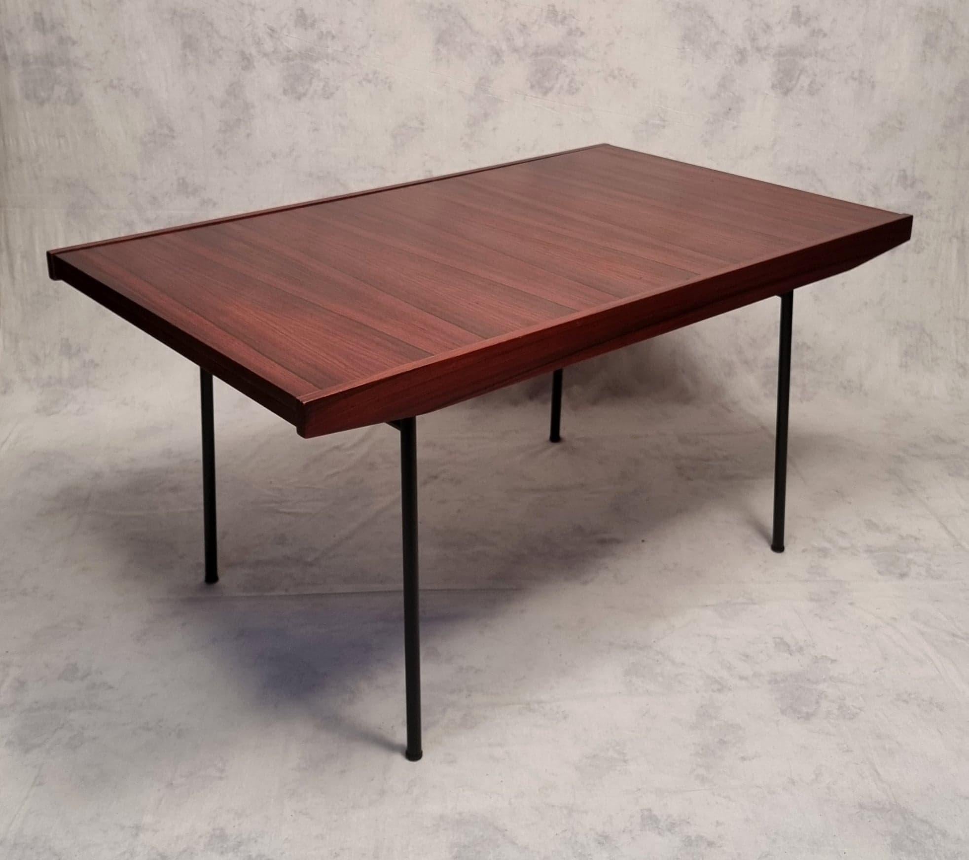 Model 324 Table by Alain Richard, Meubles TV Edition, Rosewood, Ca 1953 In Good Condition In SAINT-OUEN-SUR-SEINE, FR