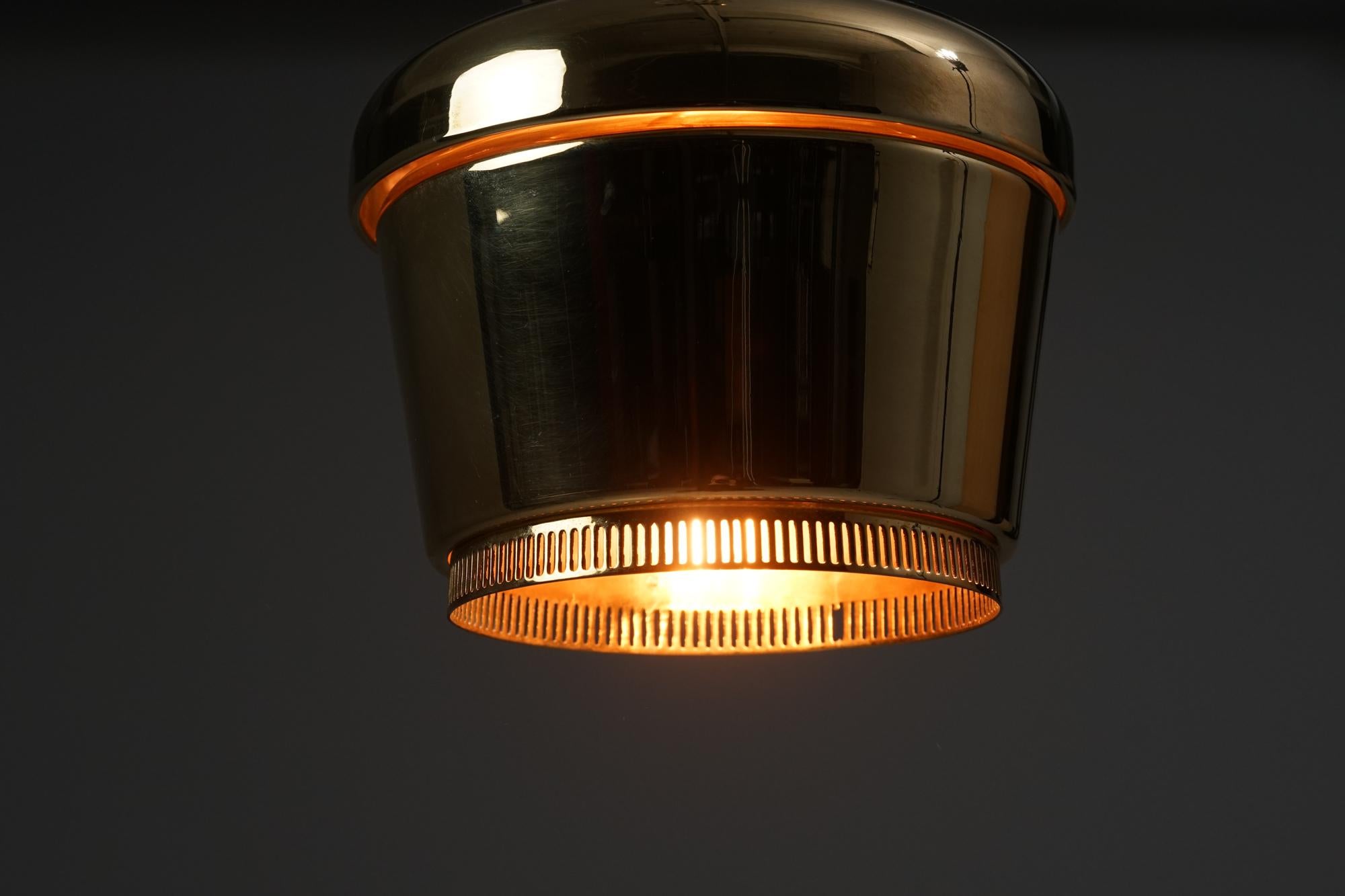 Ciondolo Model 330, Alvar Aalto, Valaistustyö, anni '50 In condizioni buone in vendita a Helsinki, Uusimaa