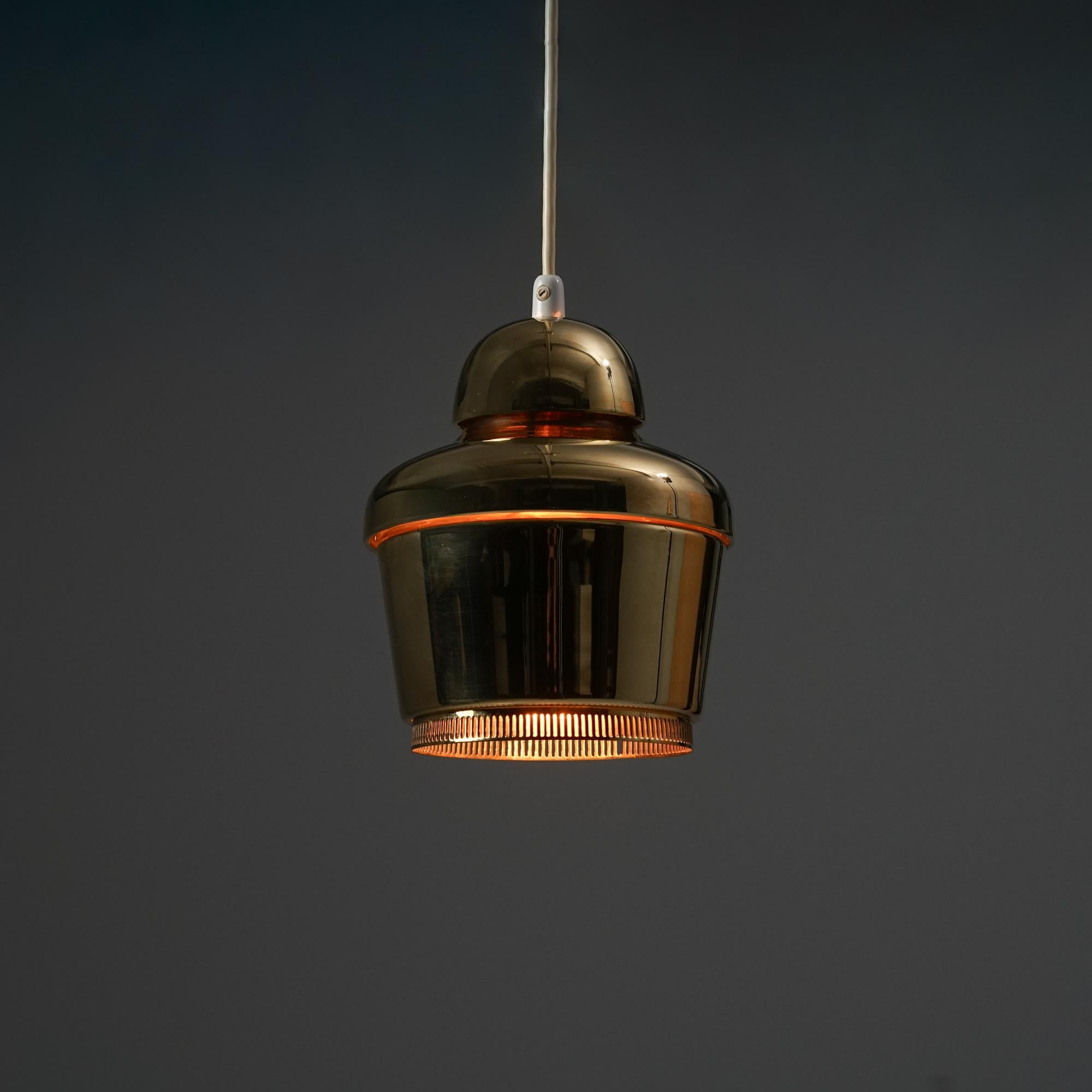 Metà XX secolo Ciondolo Model 330, Alvar Aalto, Valaistustyö, anni '50 in vendita